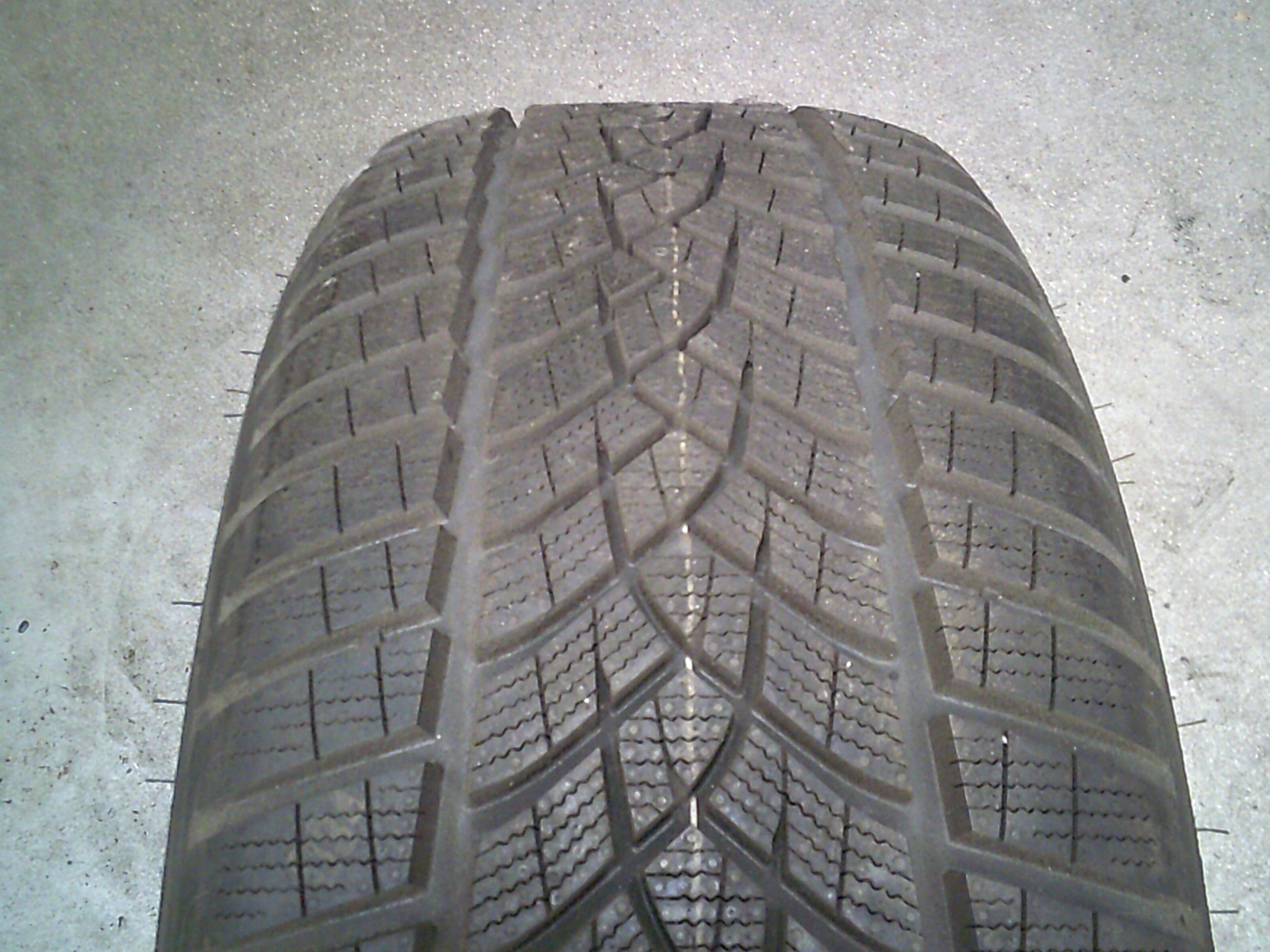 Goodyear Ultra Grip Performance Gen 1 Rft 225/50R18 Nová 2025
