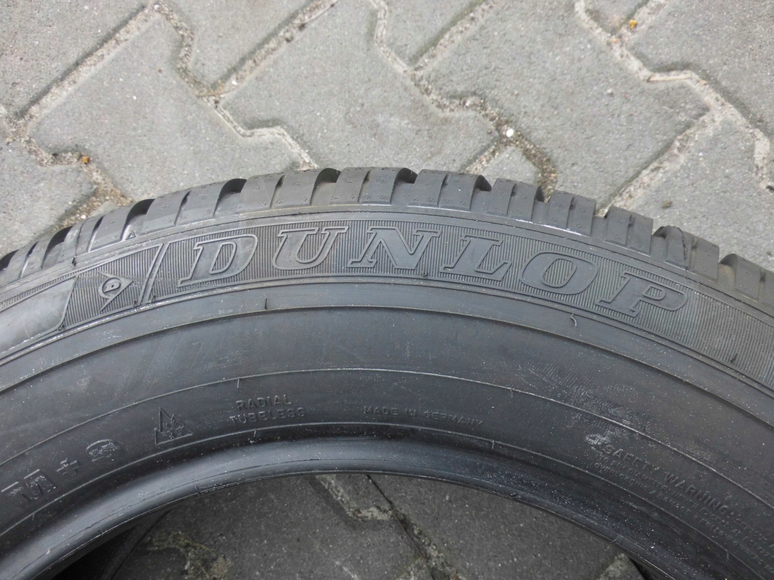 OPONY DUNLOP SP WINTER SPORT 3D 235/60 17'' 102H Profil opony 60