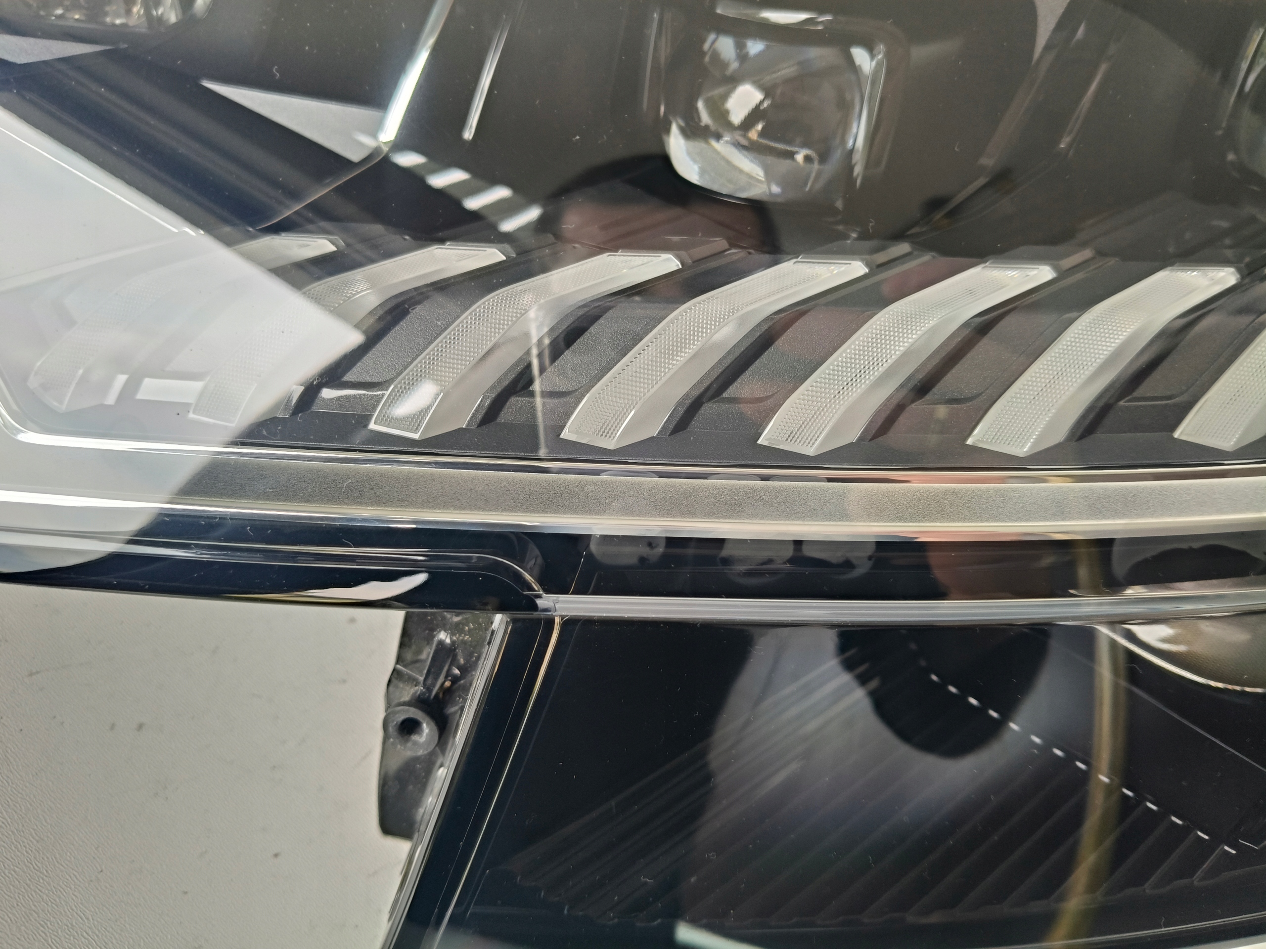 light left REFLEKTOR AUDI Q8 4M8 FULL LED MATRIX