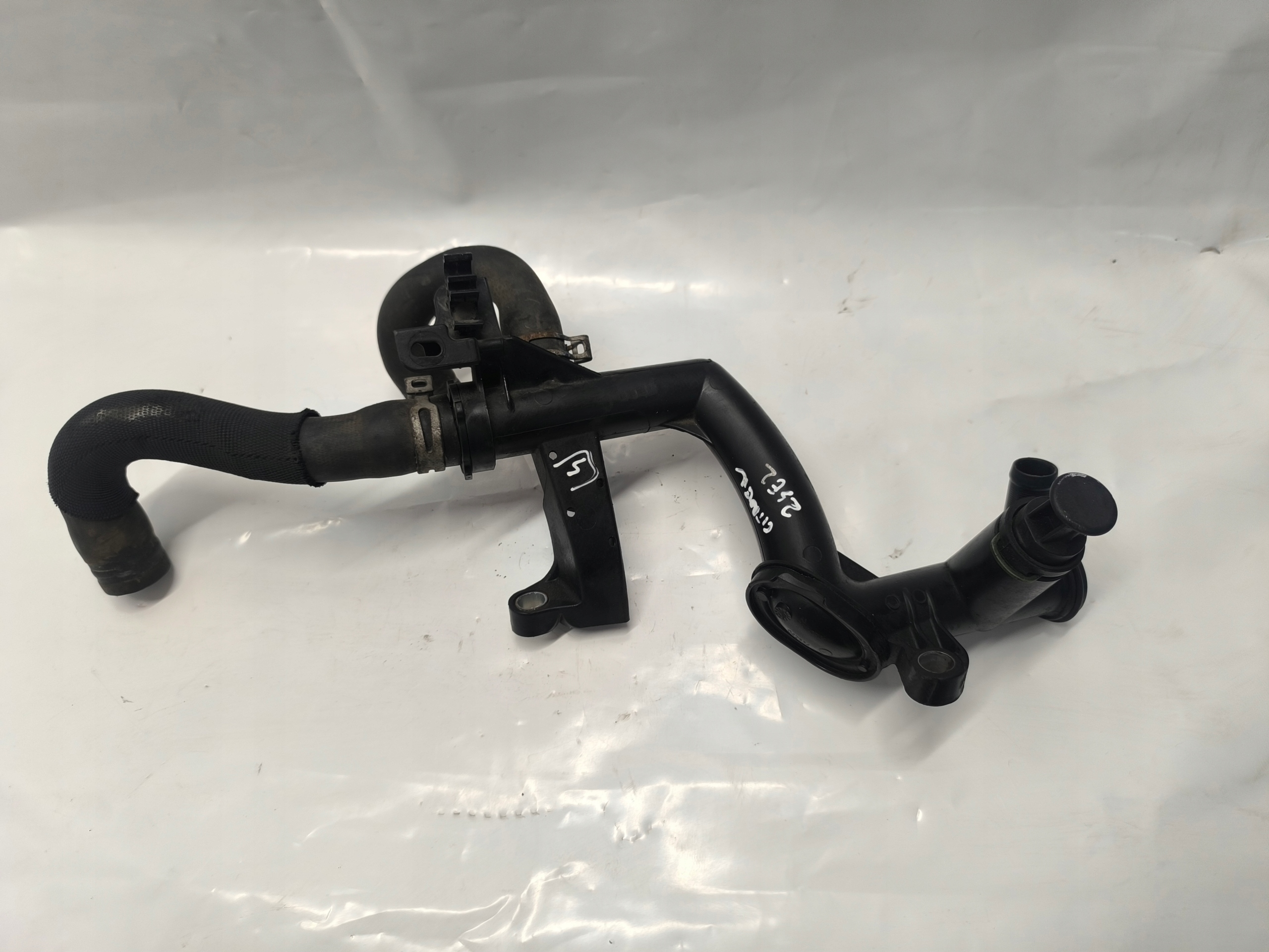 патрубок труба воды CITROEN C5 III X7 1.6 9H02 9660660580