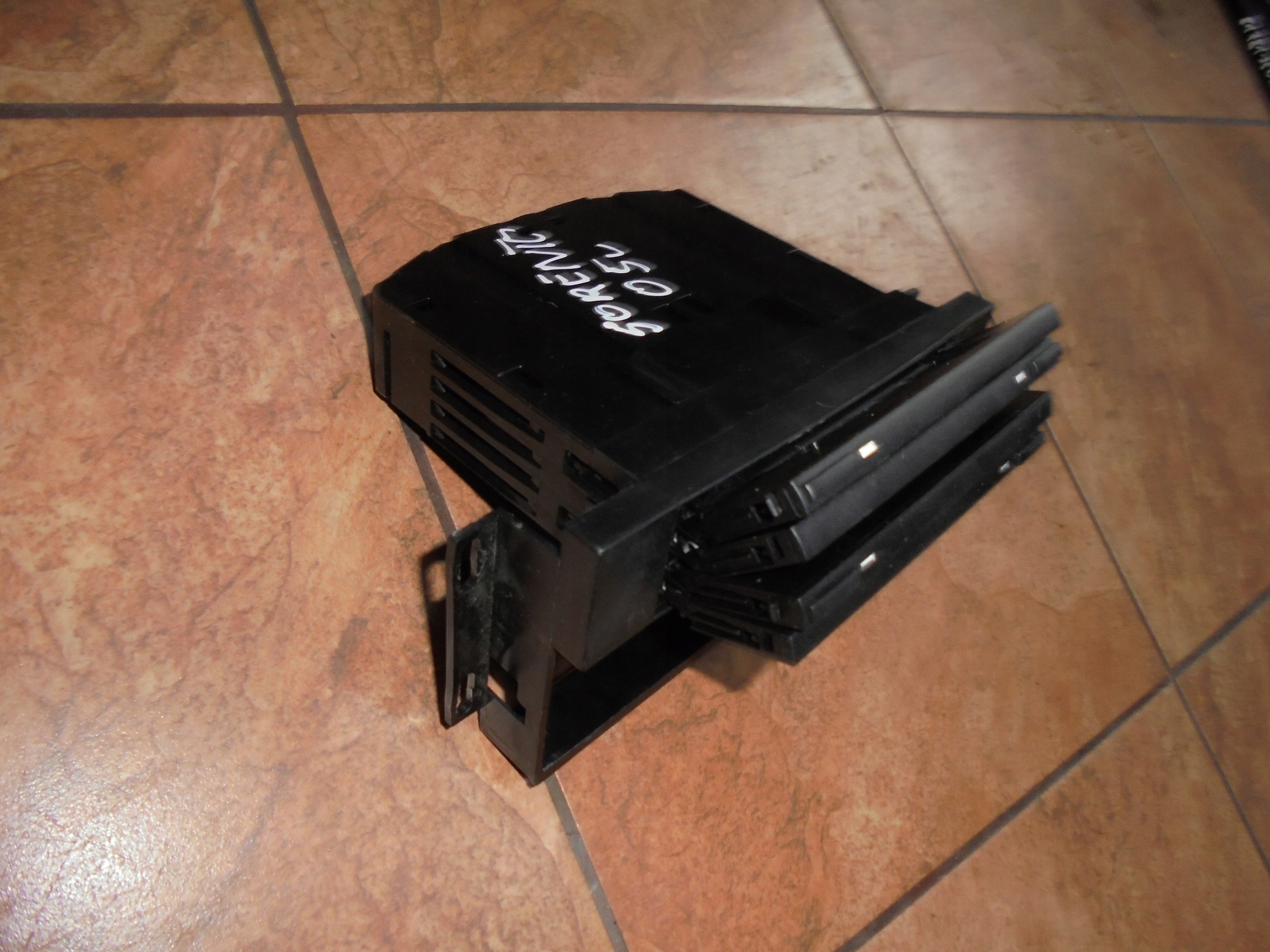 kia SORENTO 2.5d 05' бардачок