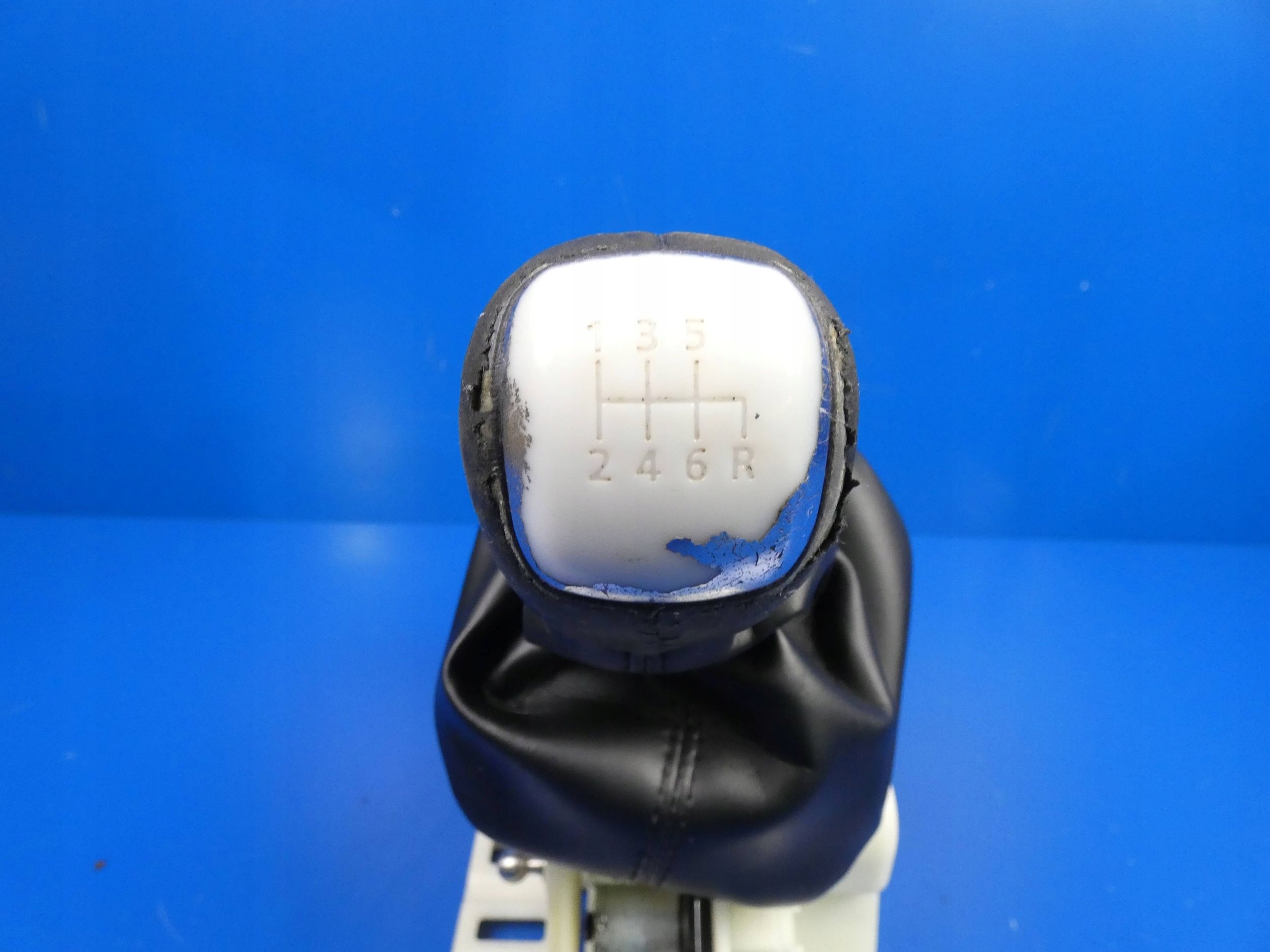 RANGE ROVER EVOQUE and L538 gear lever changes of the gear trim