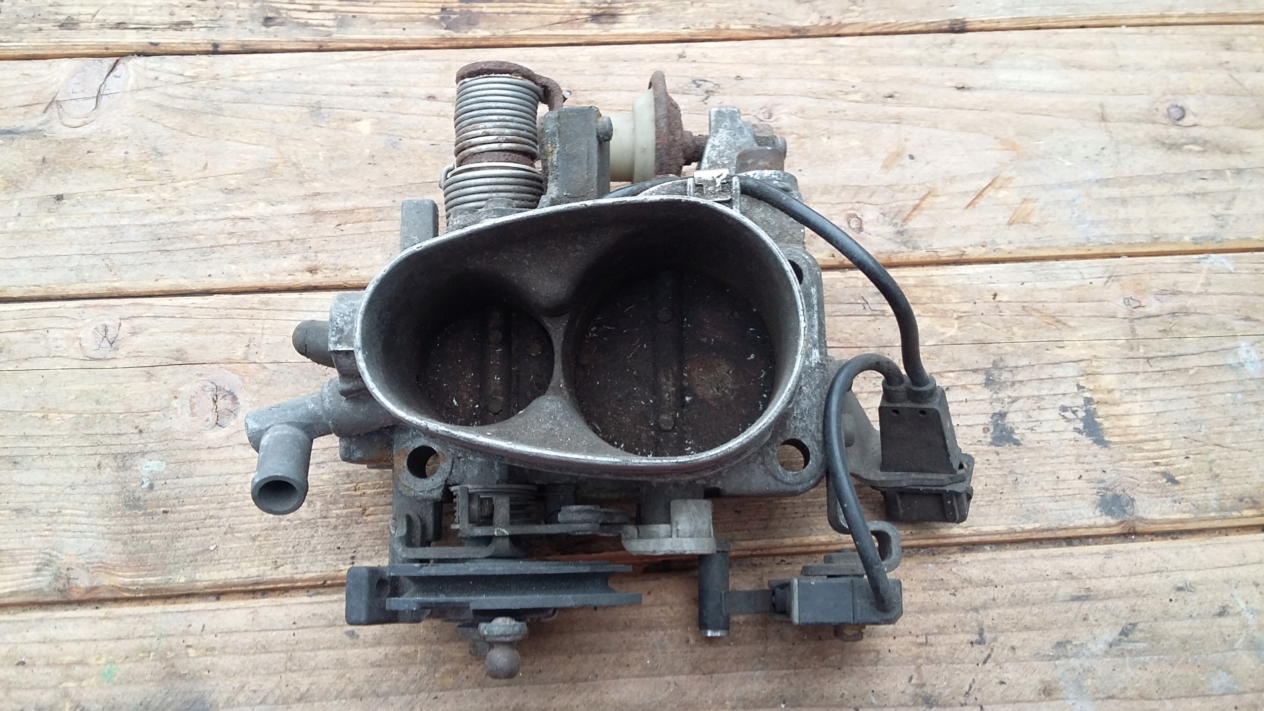PRZEPUSTNICA VW AUDI 80 AUDI 100 2.0B