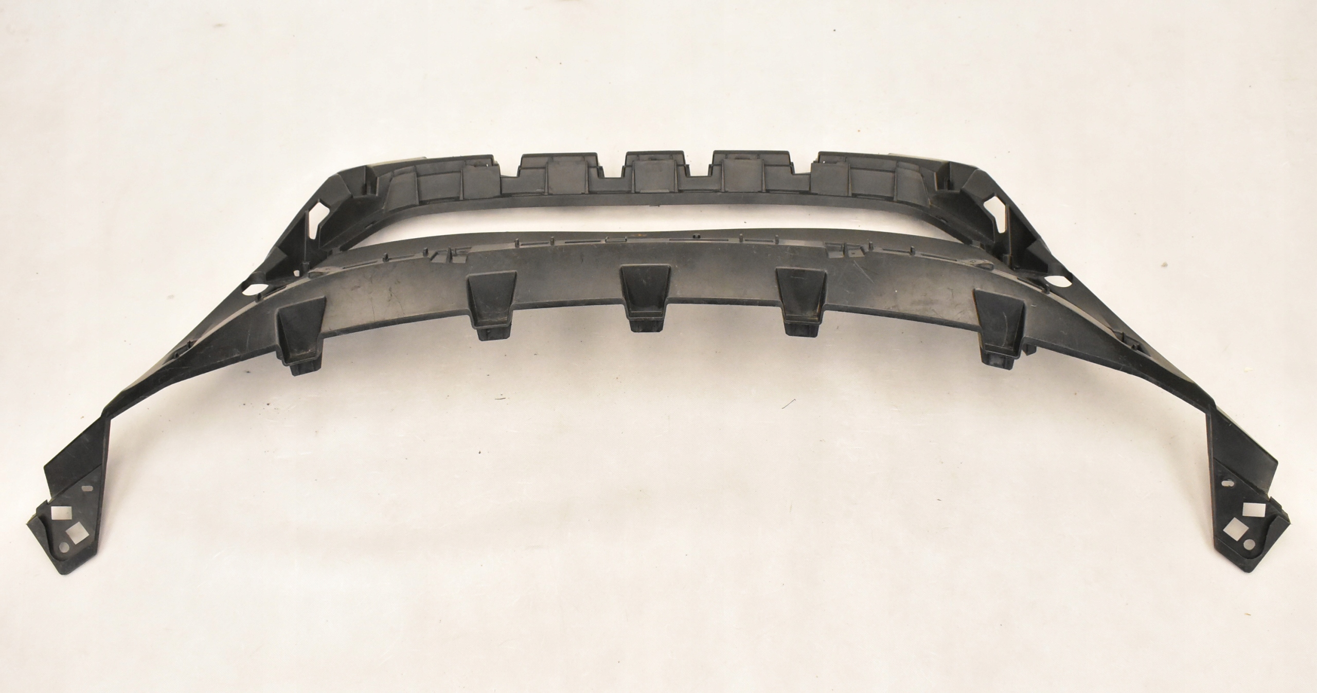 PEUGEOT 3008 5008 16- WZMOCNIENIE OSŁONA GRILLA Strona zabudowy przód