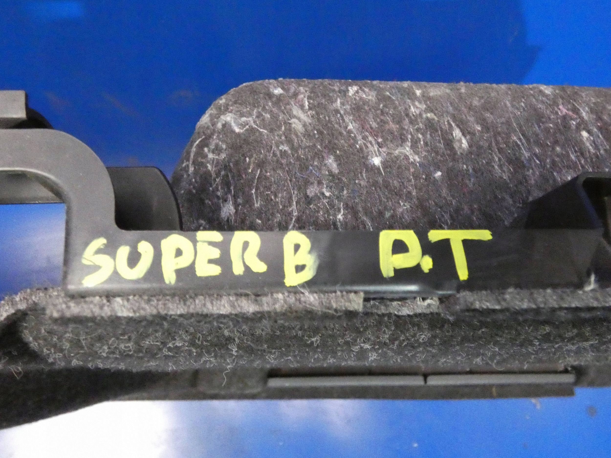 SKODA SUPERB III KOMBI boot upholstery right rear part rear