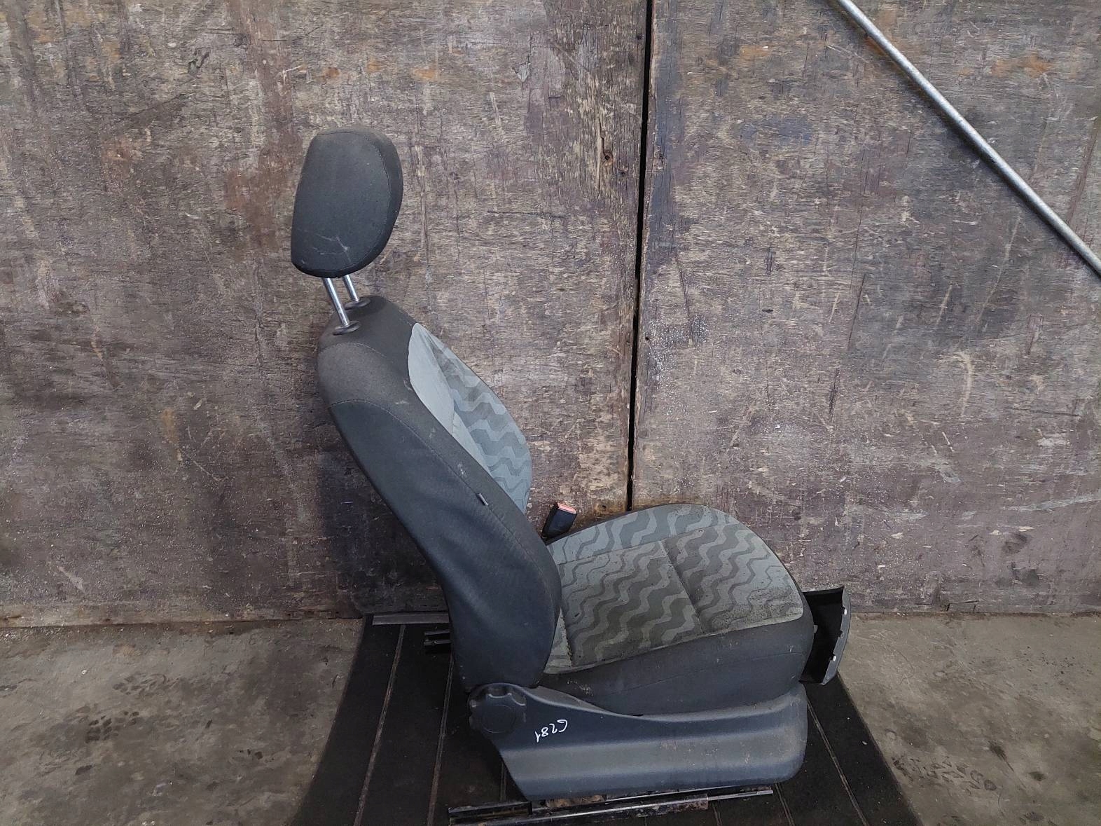seat right front SKODA ROOMSTER and