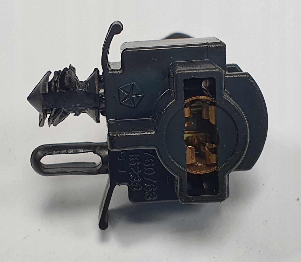 OPRAWKA ŻARÓWKI CHRYSLER 300C 4760763