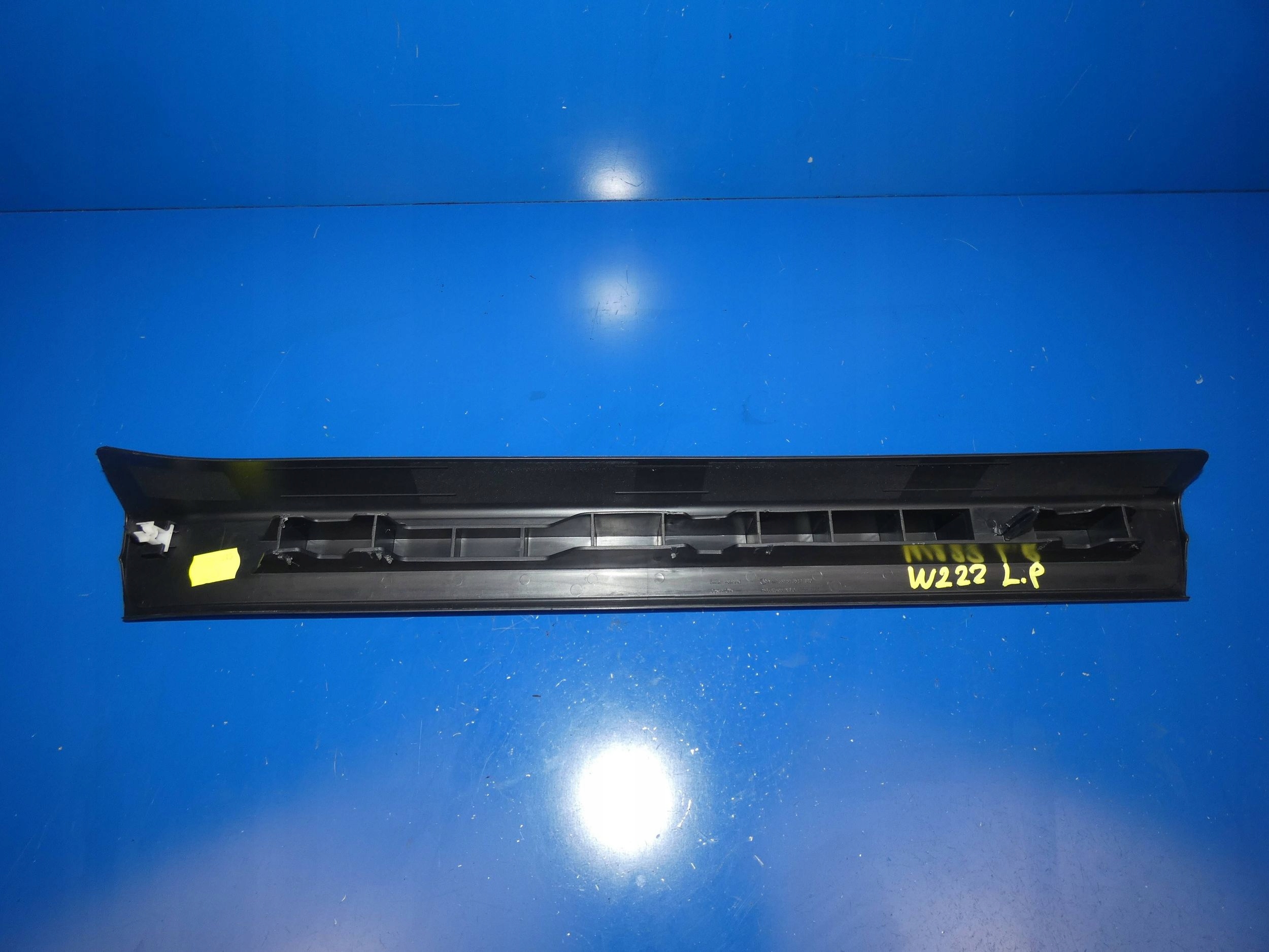 MERCEDES S KLASA W222 moulding threshold cap left front
