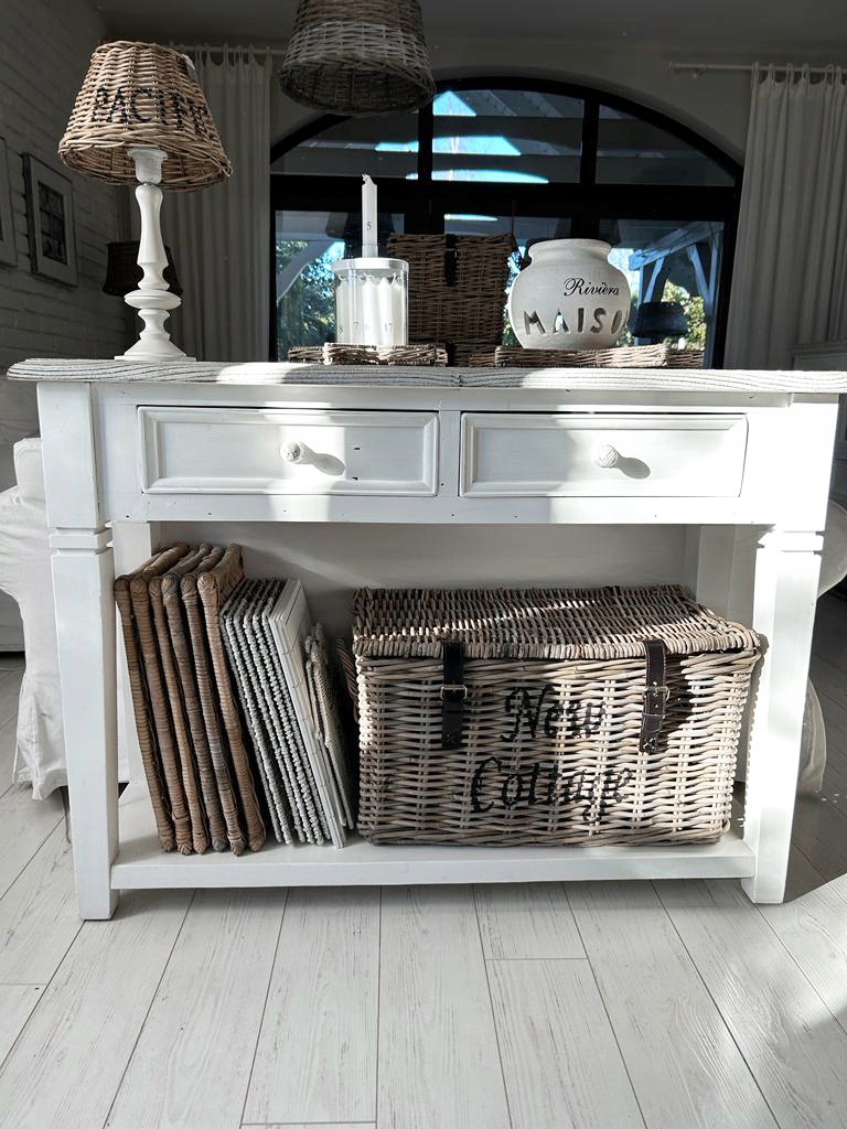 Rustykalna Skrzynia Kufer Rattan Hampton Mała Z Wiekiem Zamykana