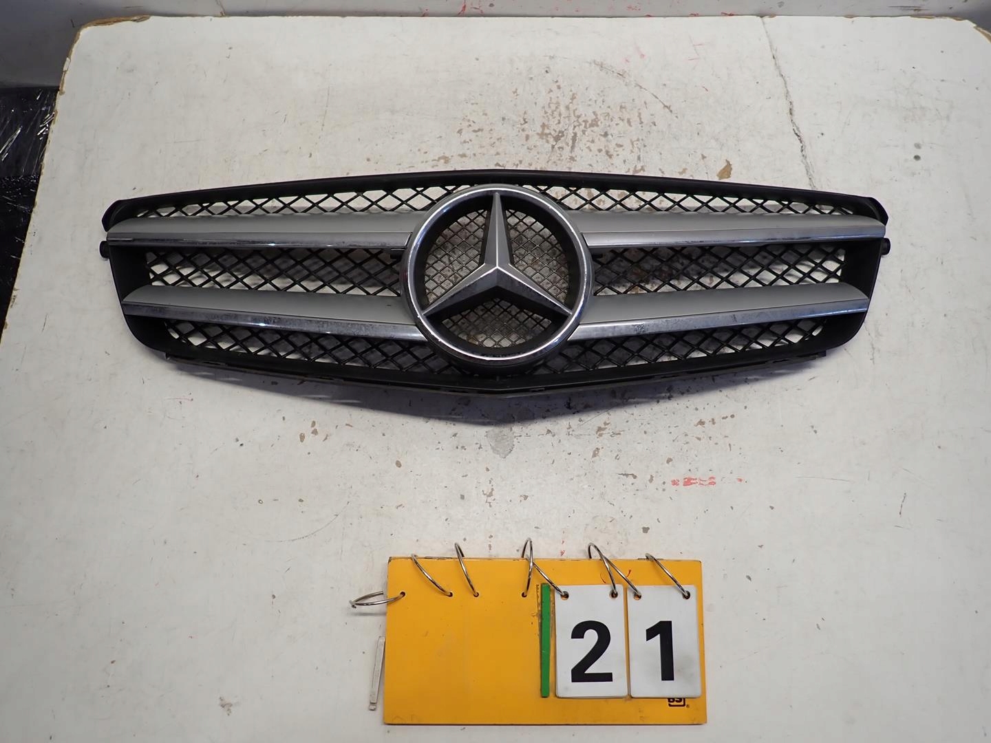 Grill MERCEDES C-KLASA W204 COUPE A2048800160