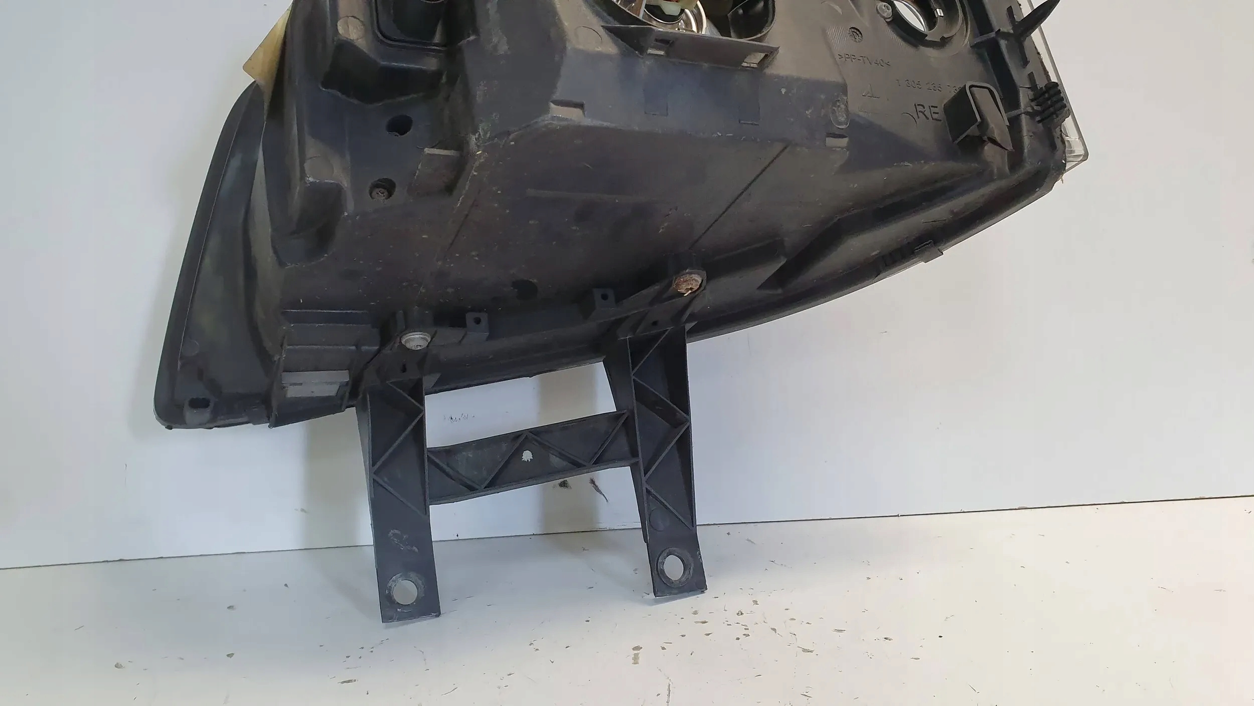 фара правая 7H1941016N vw transporter T5 7H0 03-