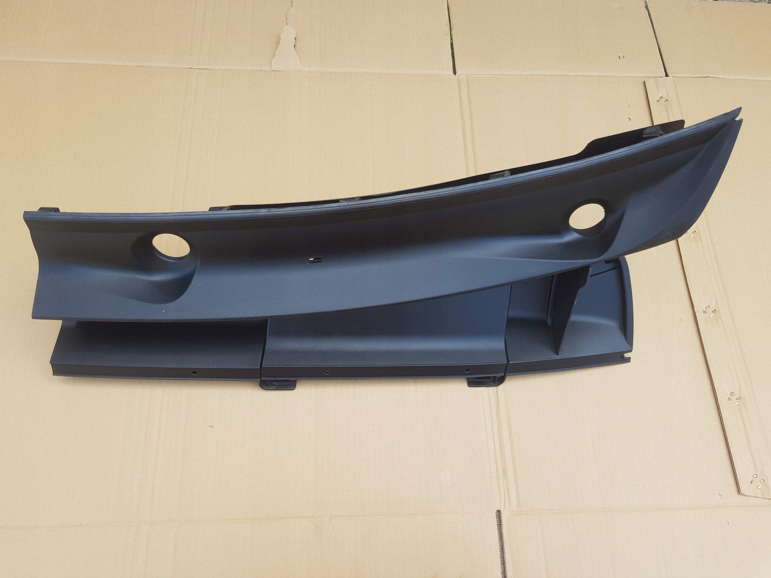 Podszybie plastikowe lewe Toyota Verso 2009-2017 Europa