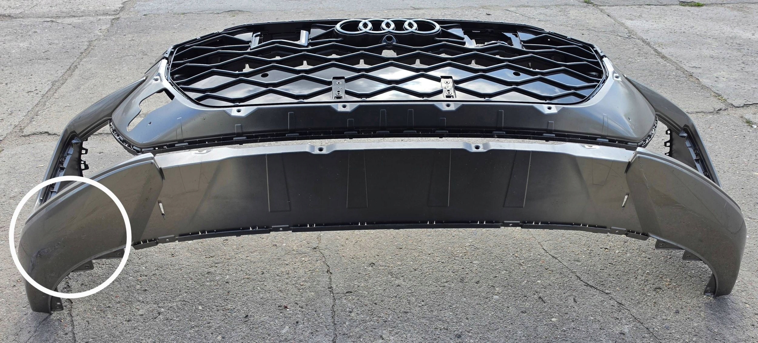 Audi RSQ8 facelift 2024- Frontstoßstange Grill