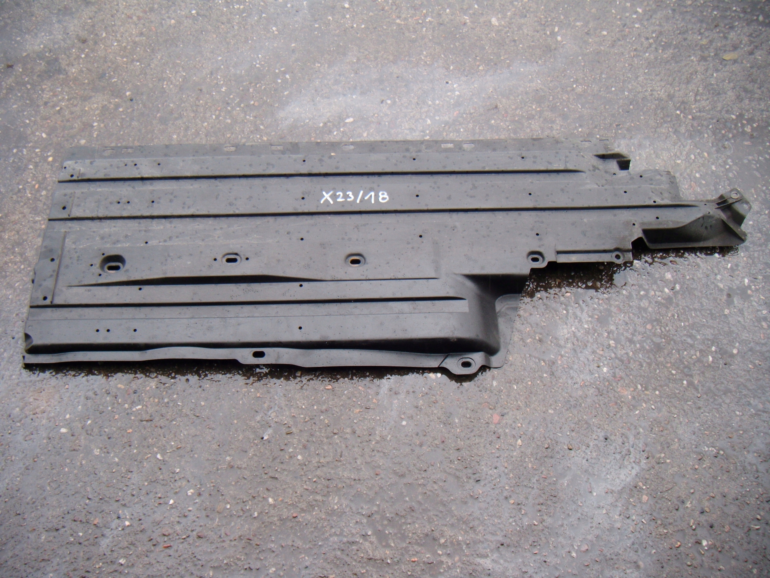 SUBARU XV OSŁONA PODWOZIA PRAWA 56411AJ001