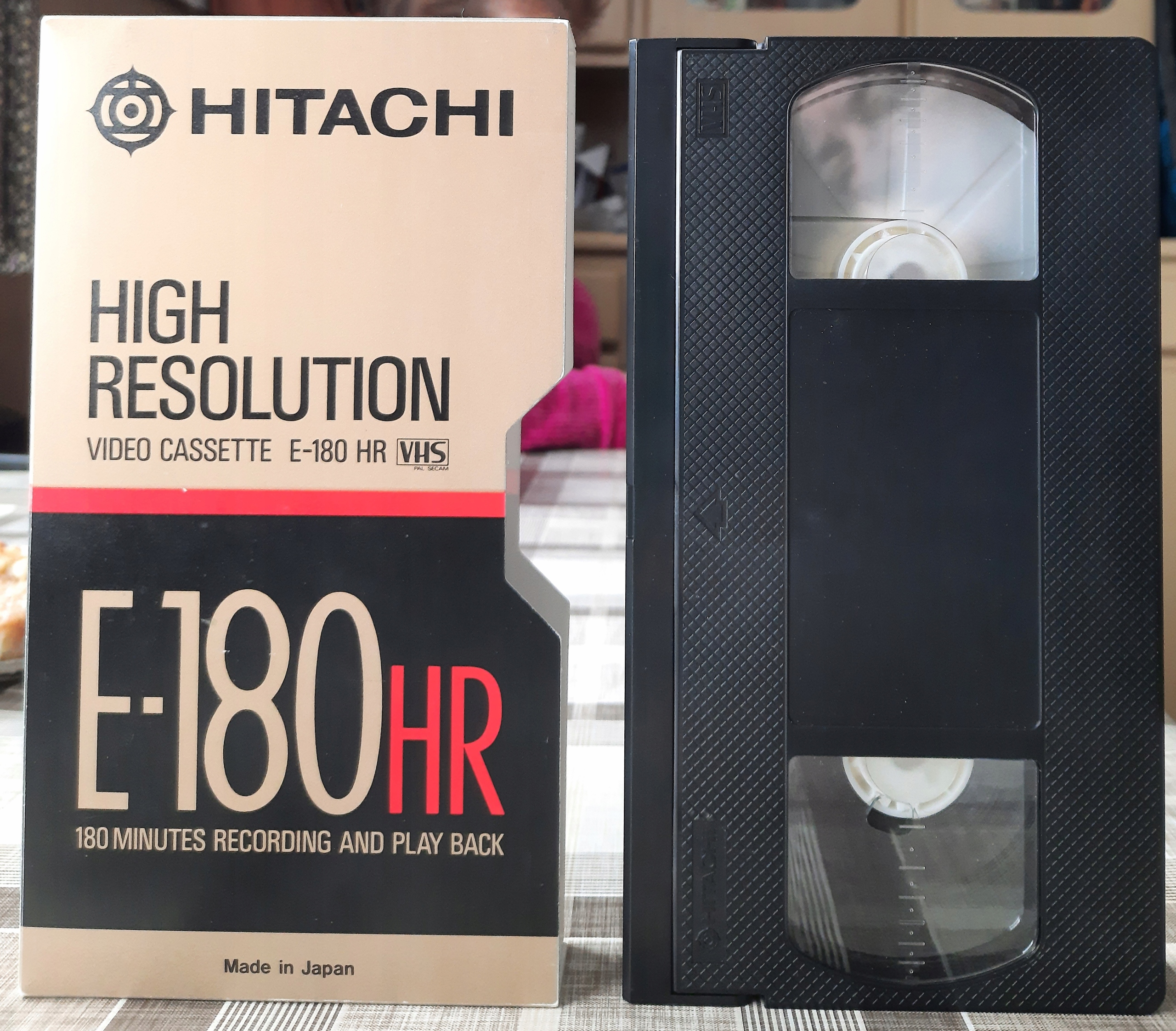 HITACHI HR E 180 . VHS