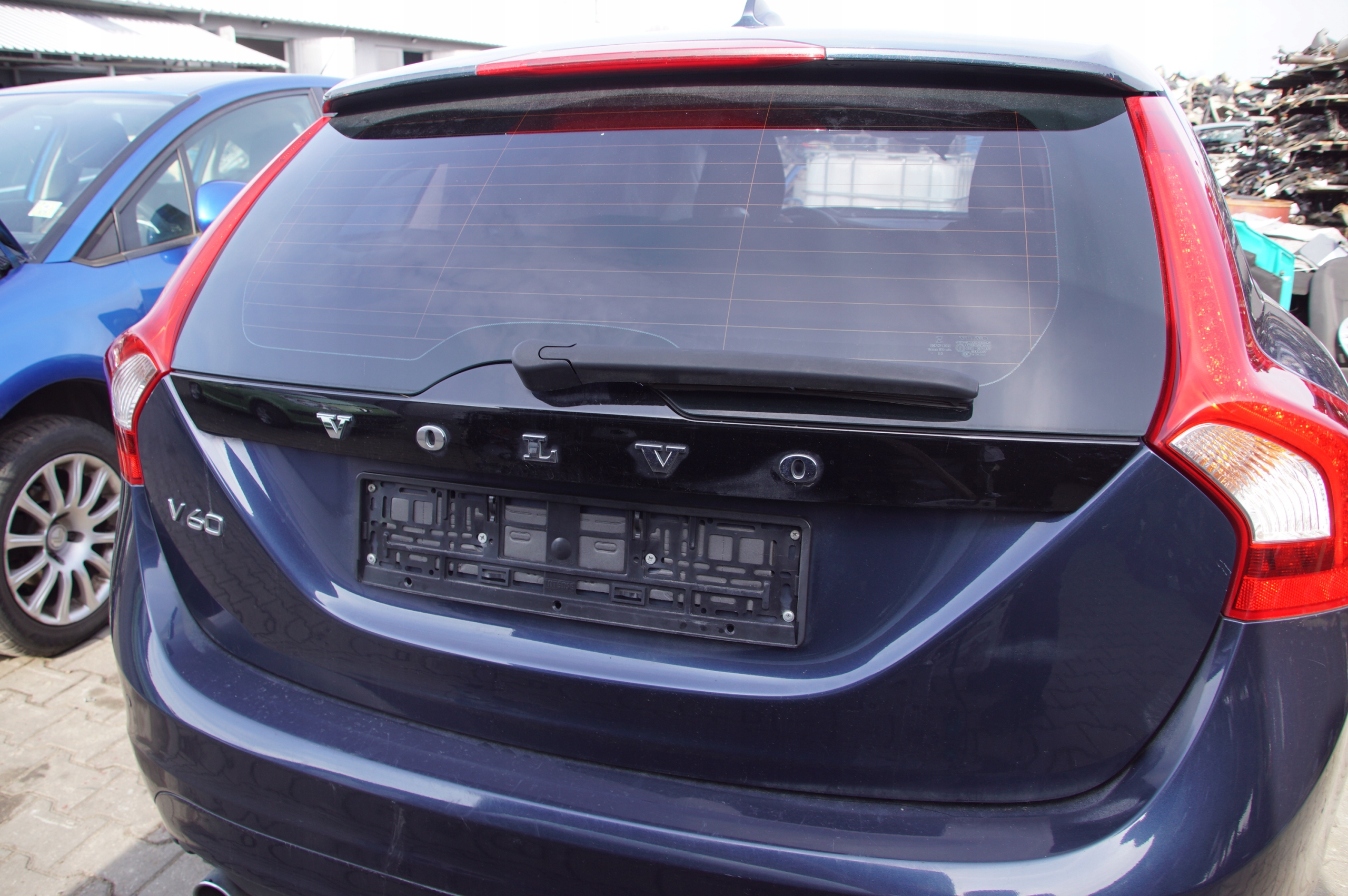 trunk door boot CASPIAN BLUE VOLVO V60 and