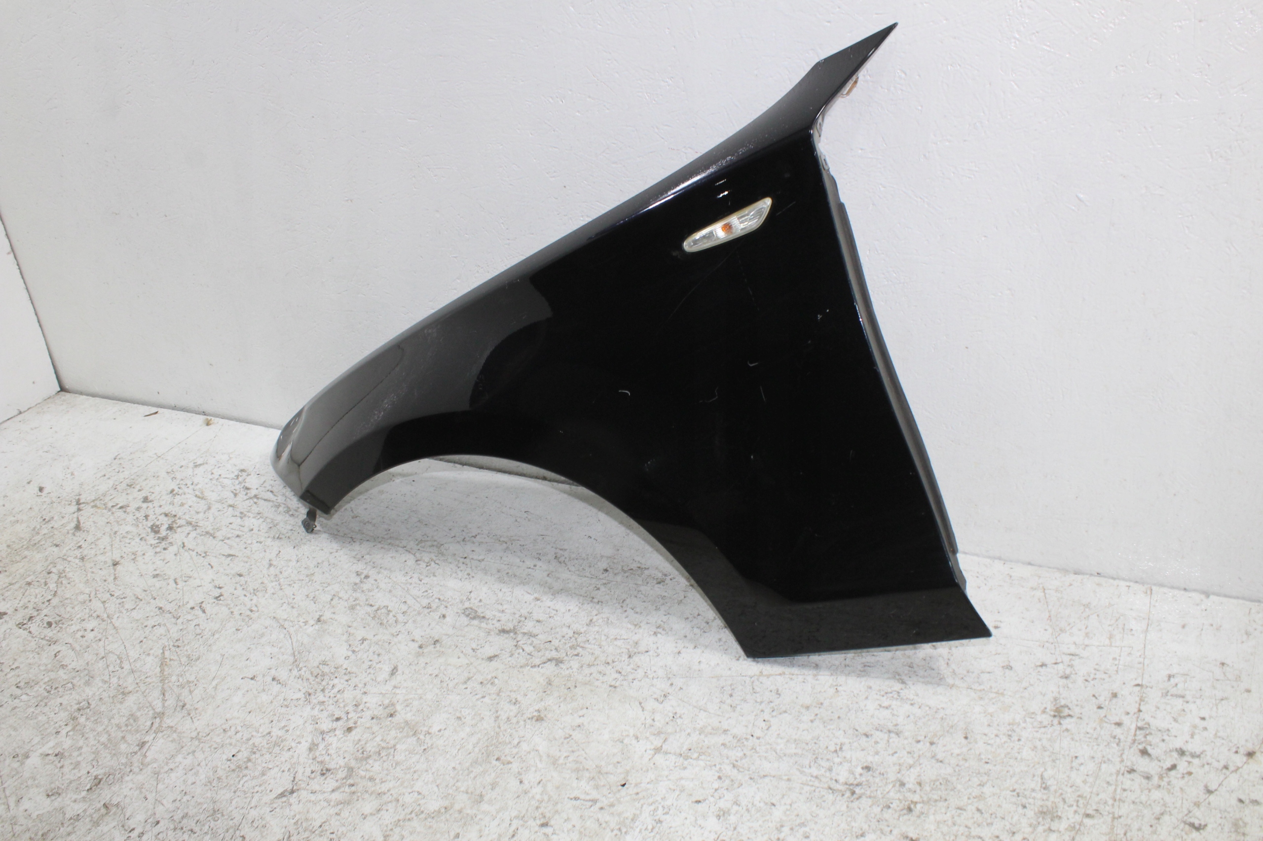 BMW 1 E87 parafango sinistra Anteriore