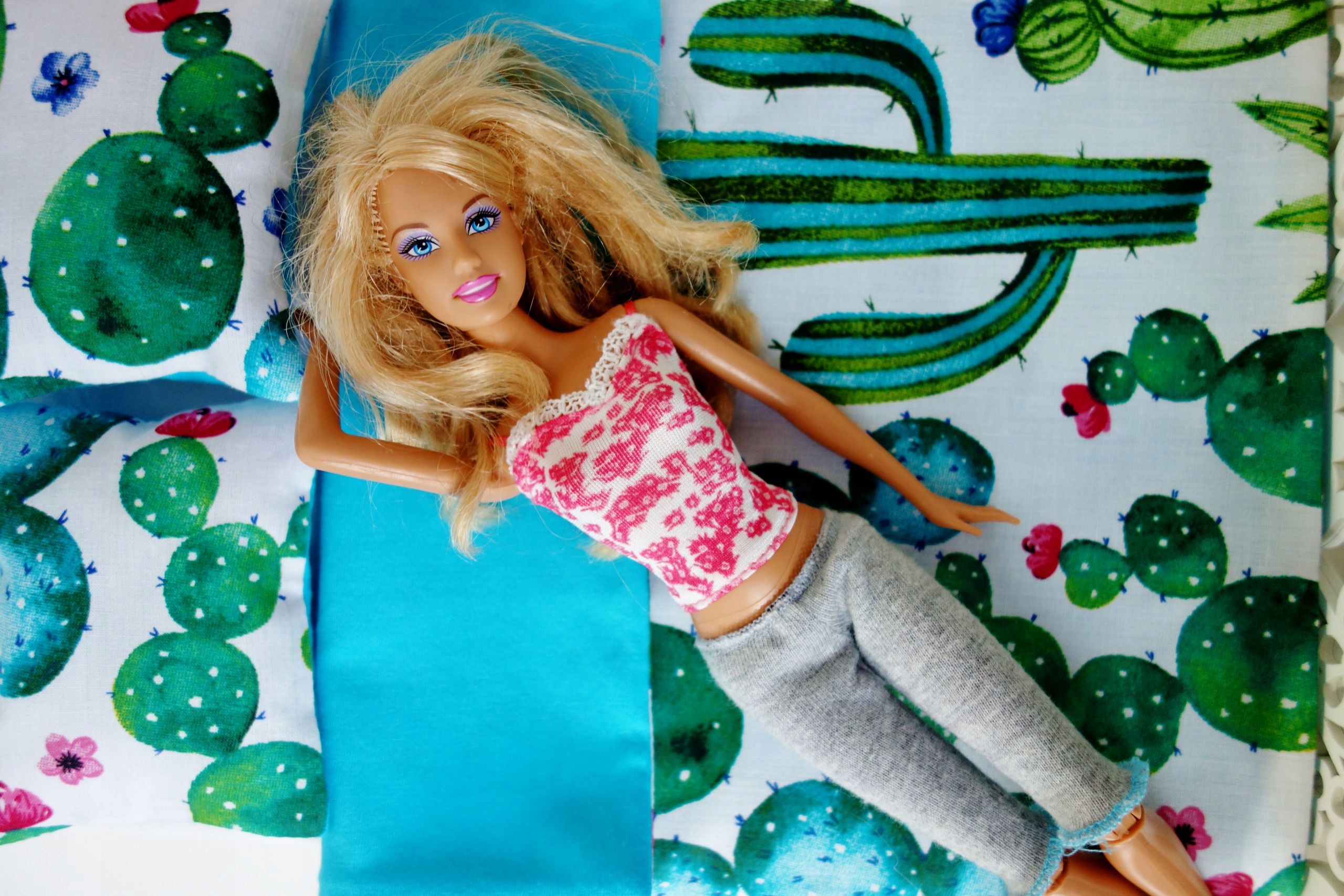 Povlečení pro panenky typu Barbie