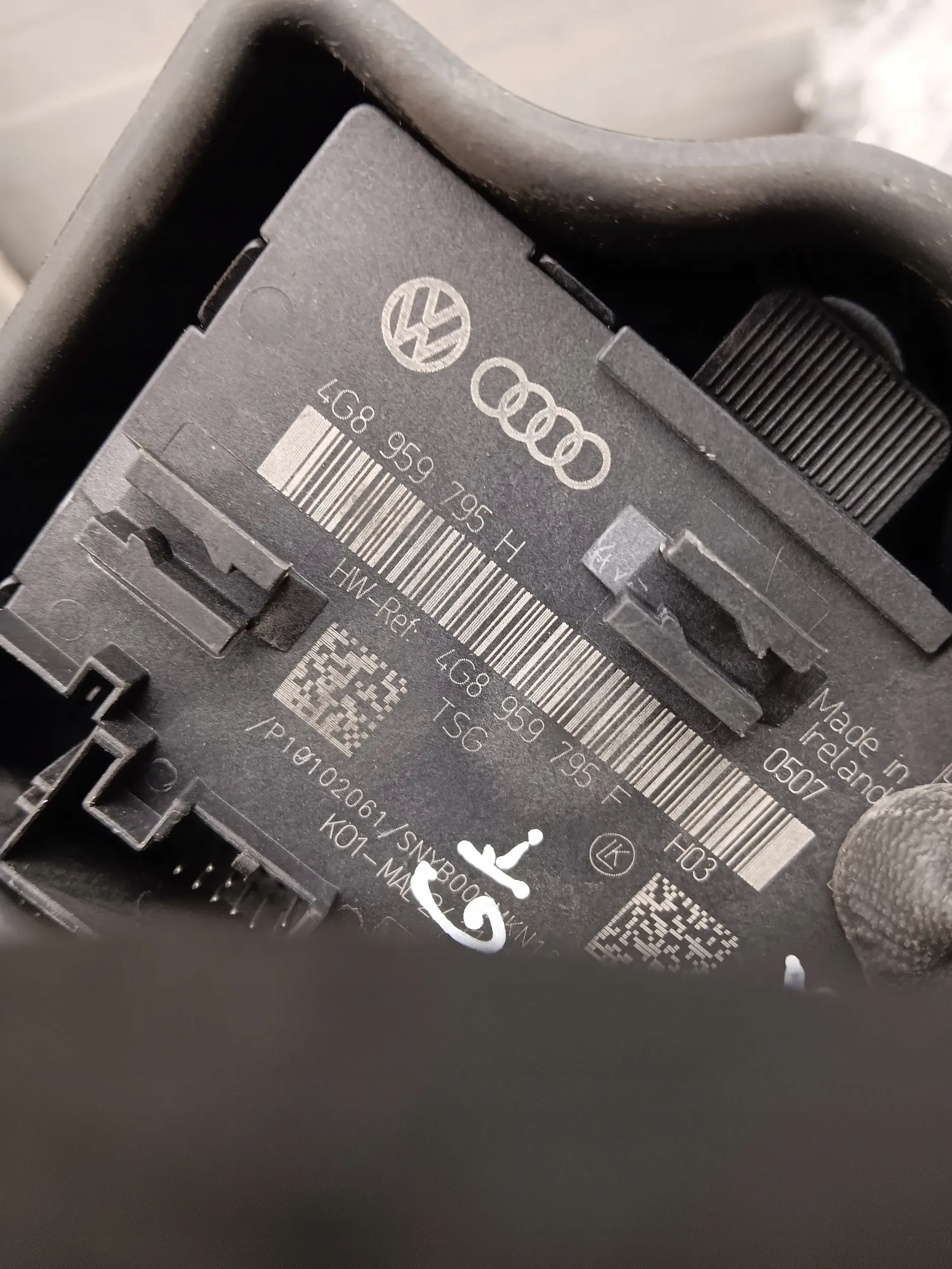 Audi A7 S7 4G 4G8959795H Tył strona lewa Moduły drzwi Numer katalogowy części 4G8959795H