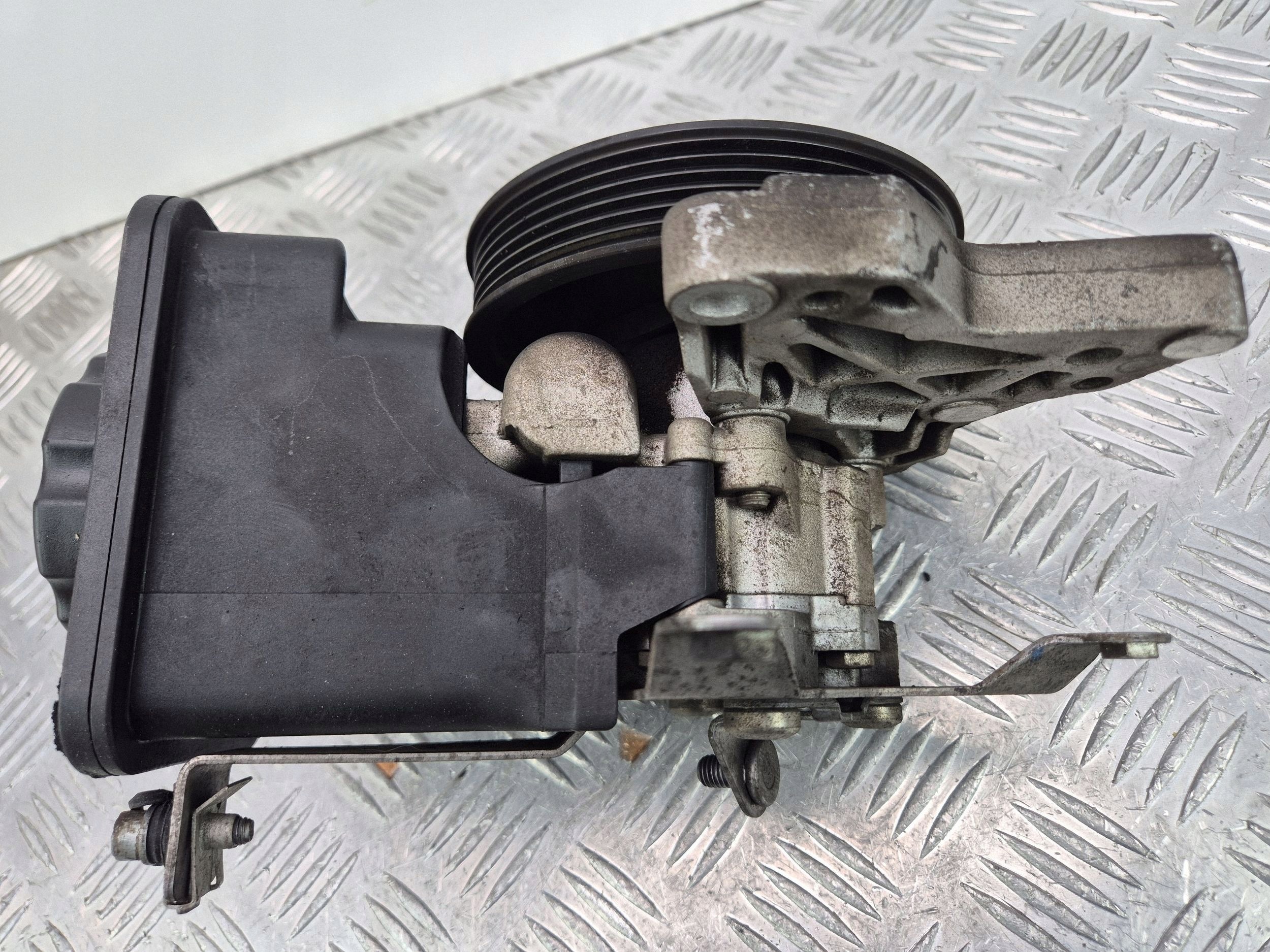 BMW X3 E83 30d servo pump 3413807 M57D30(306D3)
