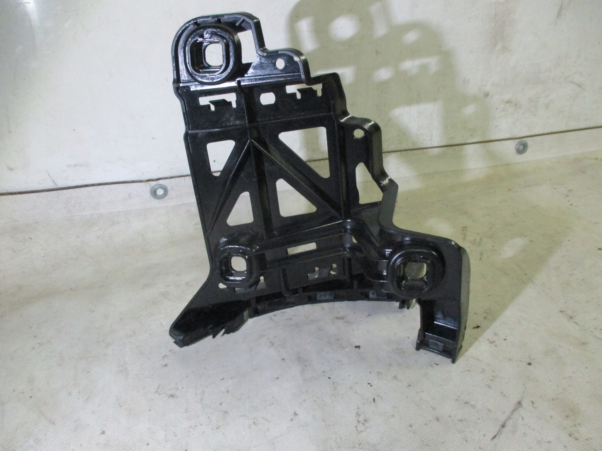 bumper bracket left rear part Mercedes B 247 A 2478851800