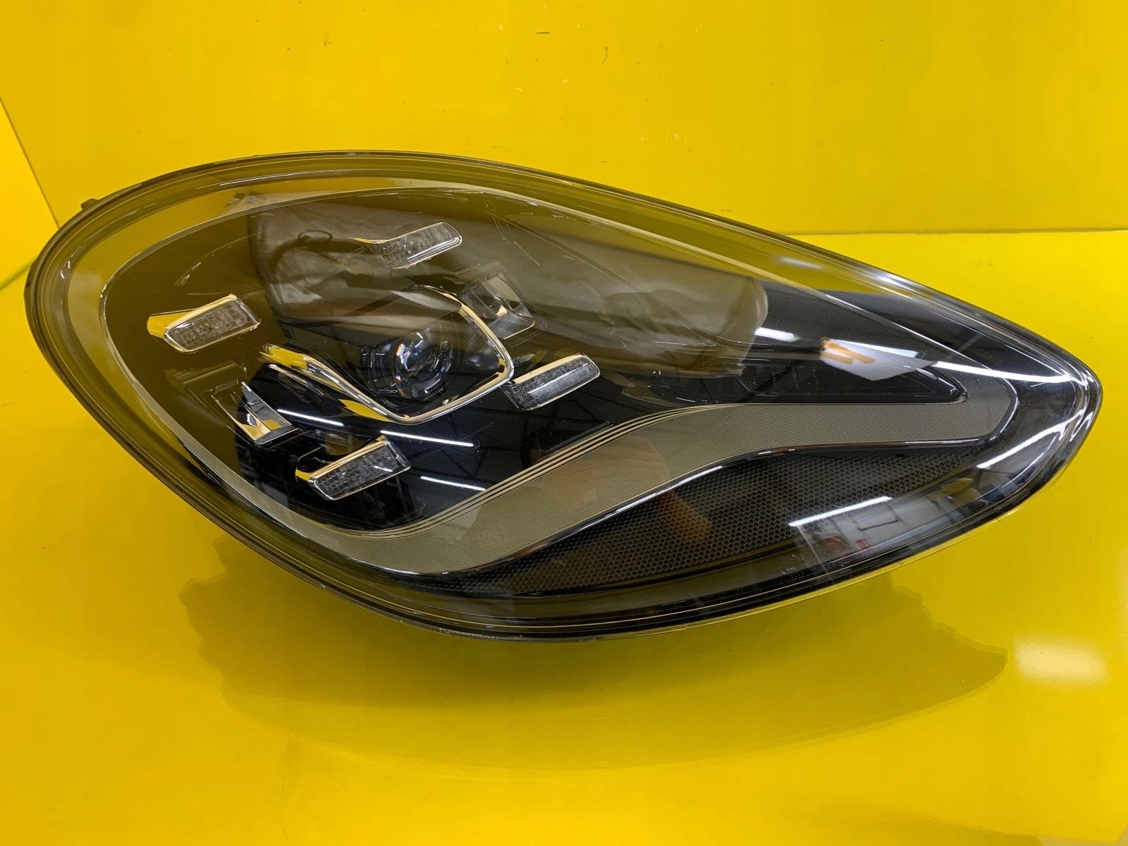 Porsche Panamera 971 17- light right front Full Led