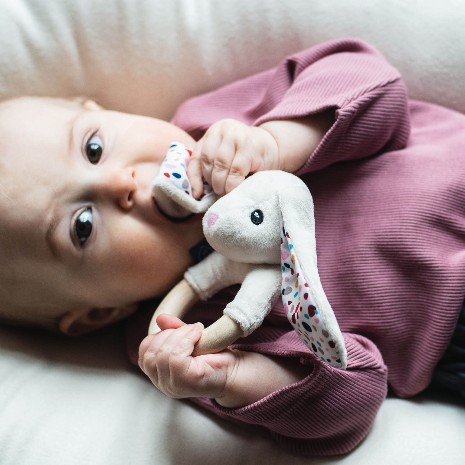 WHISBEAR ZESTAW Szumiący Miś SZUMIŚ KRÓLIŚ ZAWIESZKA + AKCESORIA na spacer Płeć chłopcy dziewczynki unisex