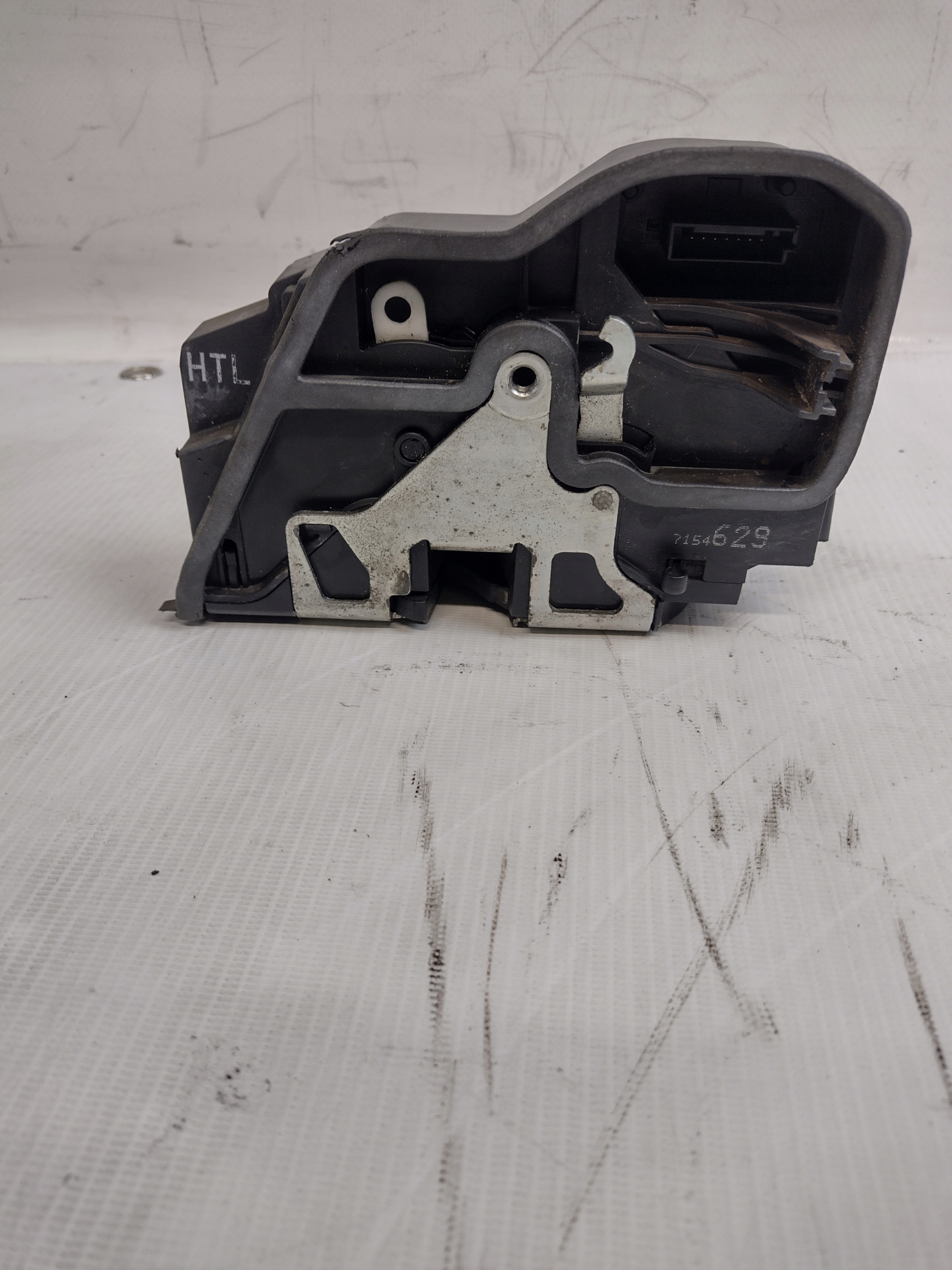 lock door left rear part BMW E60 OE 7154629