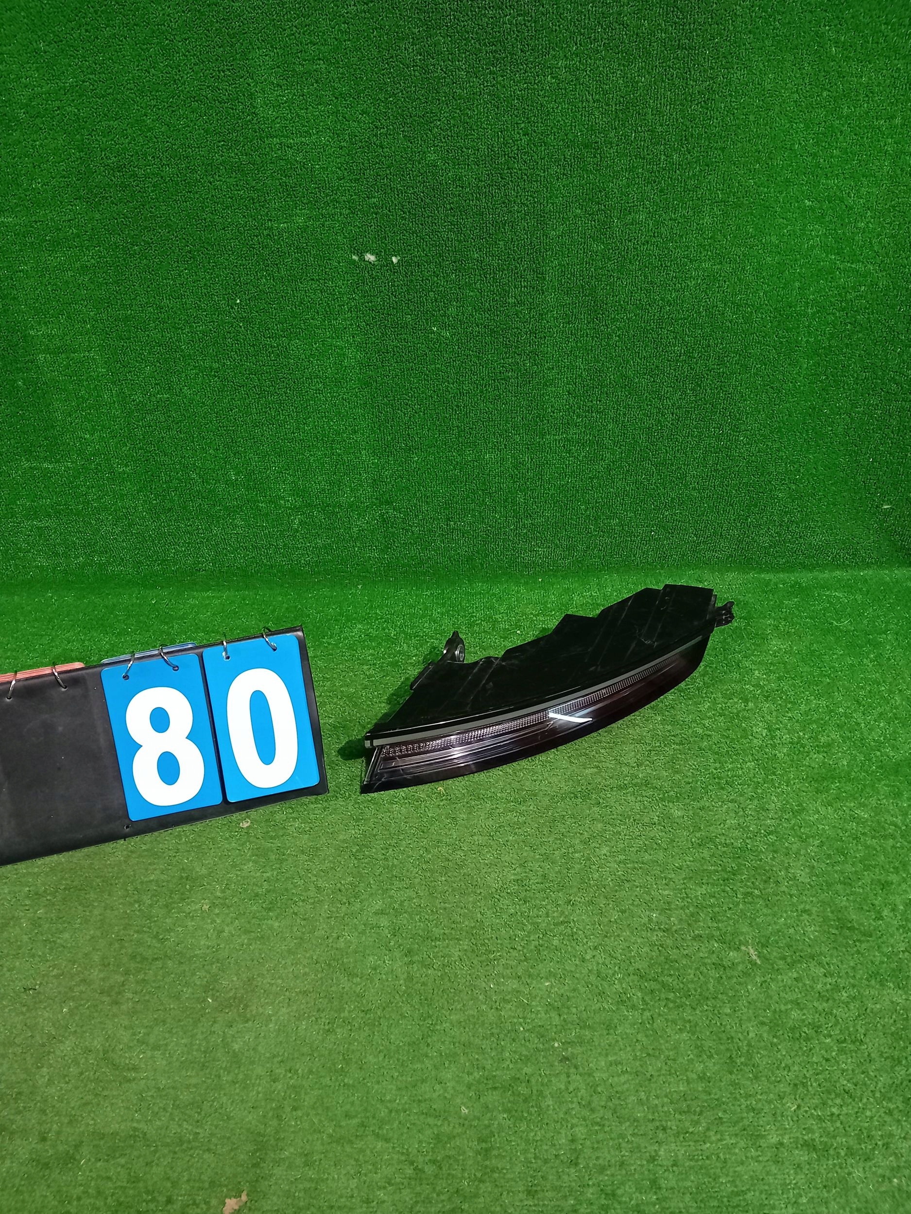 light rear part rear right PORSCHE TAYCAN 9JA945096A NR.80
