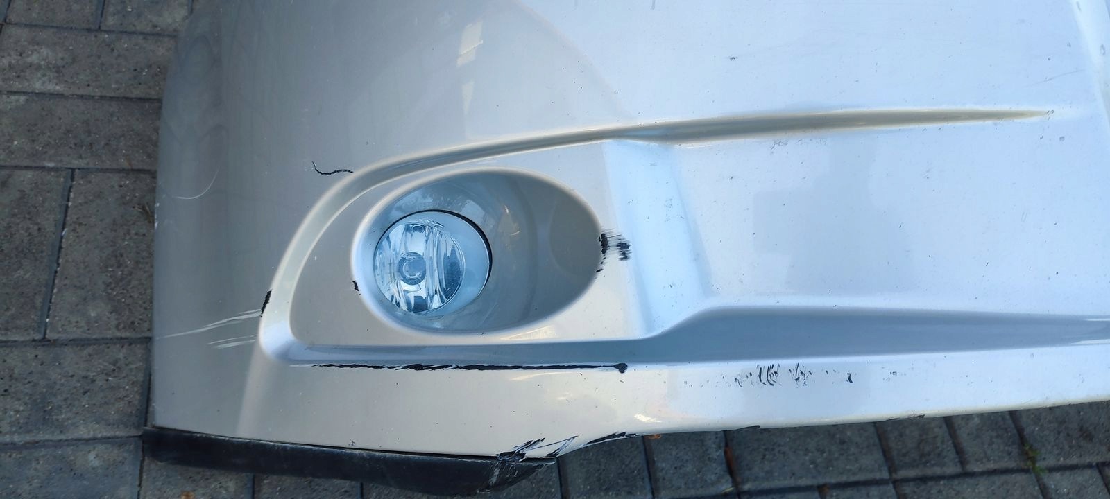 bumper front front Toyota Avensis T27 kombi 1F7