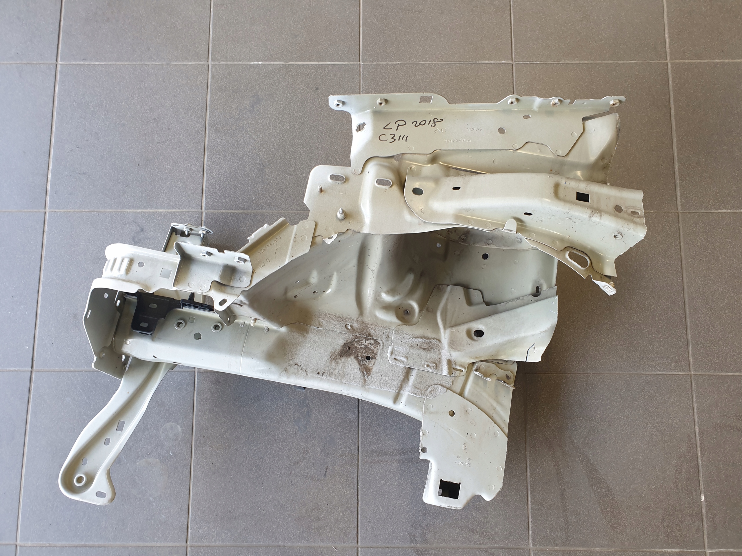 quarter FARTUCH quarter left CITROEN C3 III 3 2016