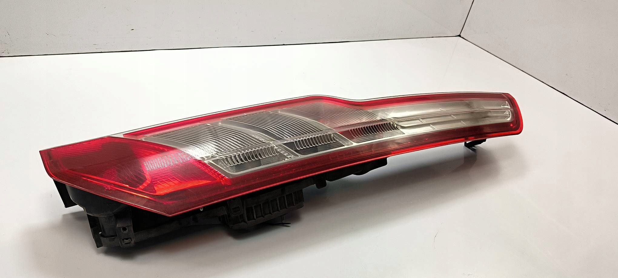 light right rear part BK21-13404-AD FORD TRANSIT CUSTOM L1H1