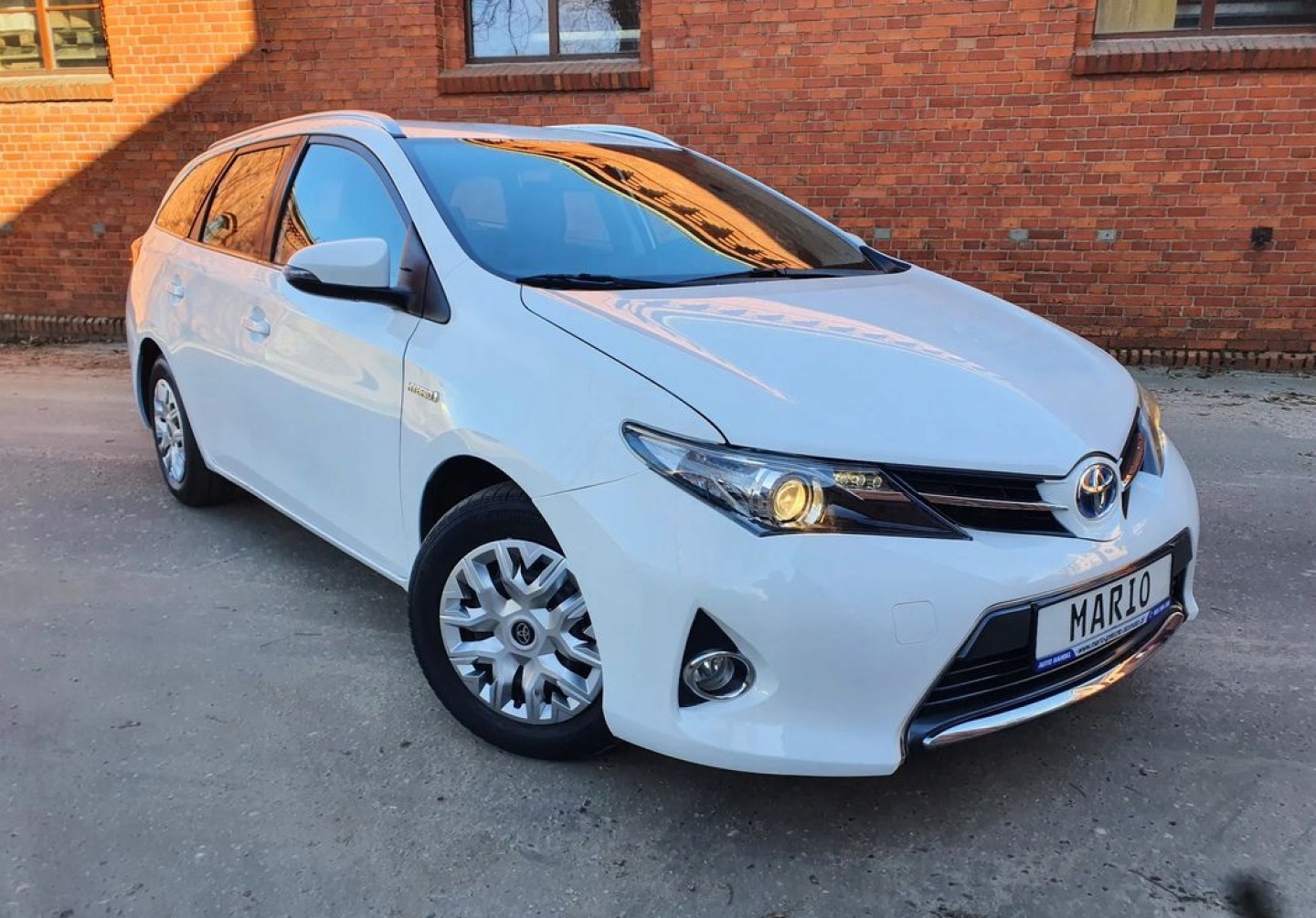 Toyota Auris Hybryda Kamera GetHelp 1.8 Hybryda 136KM