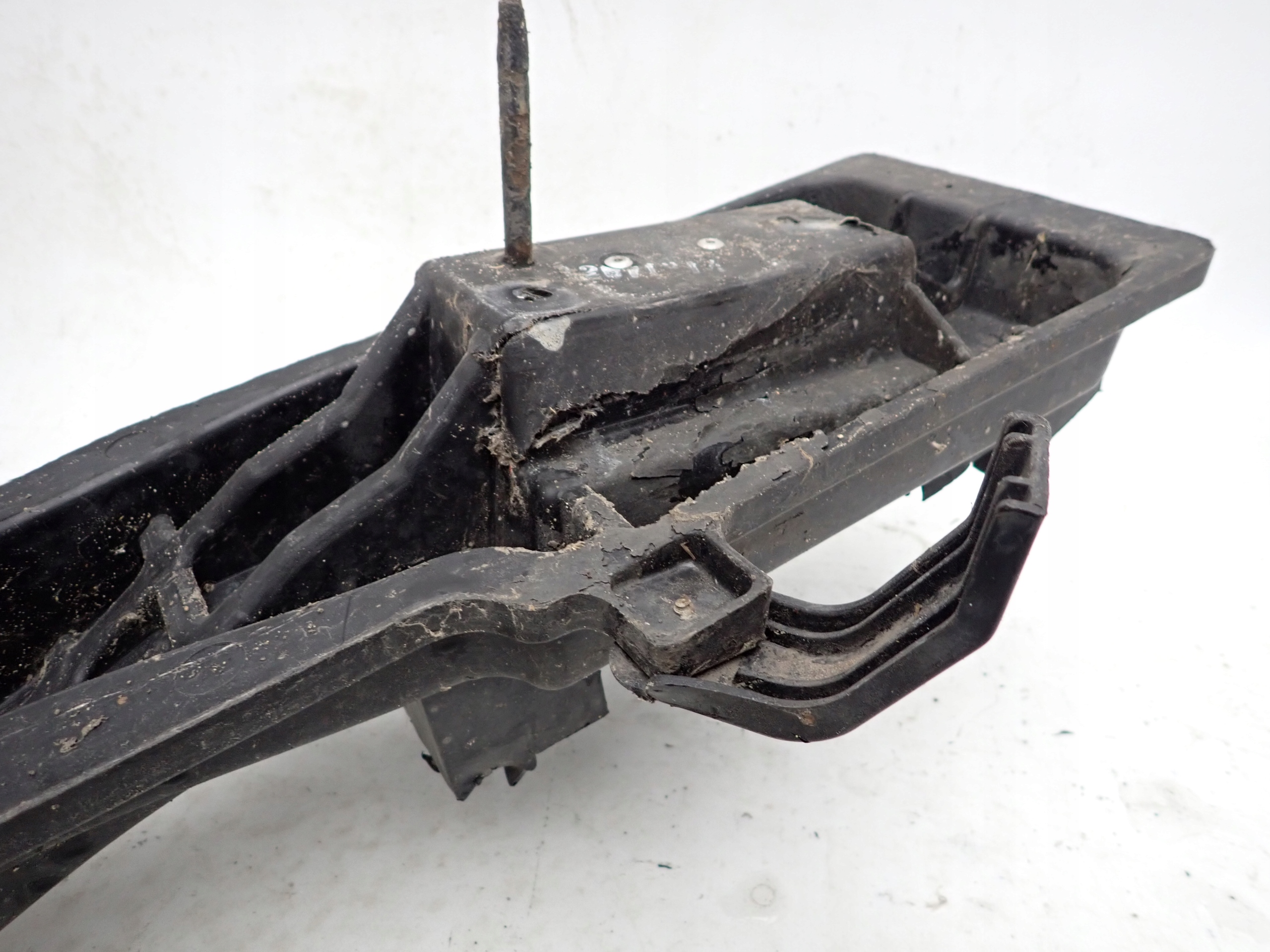 HYUNDAI IX20 bumper support rear part pillar