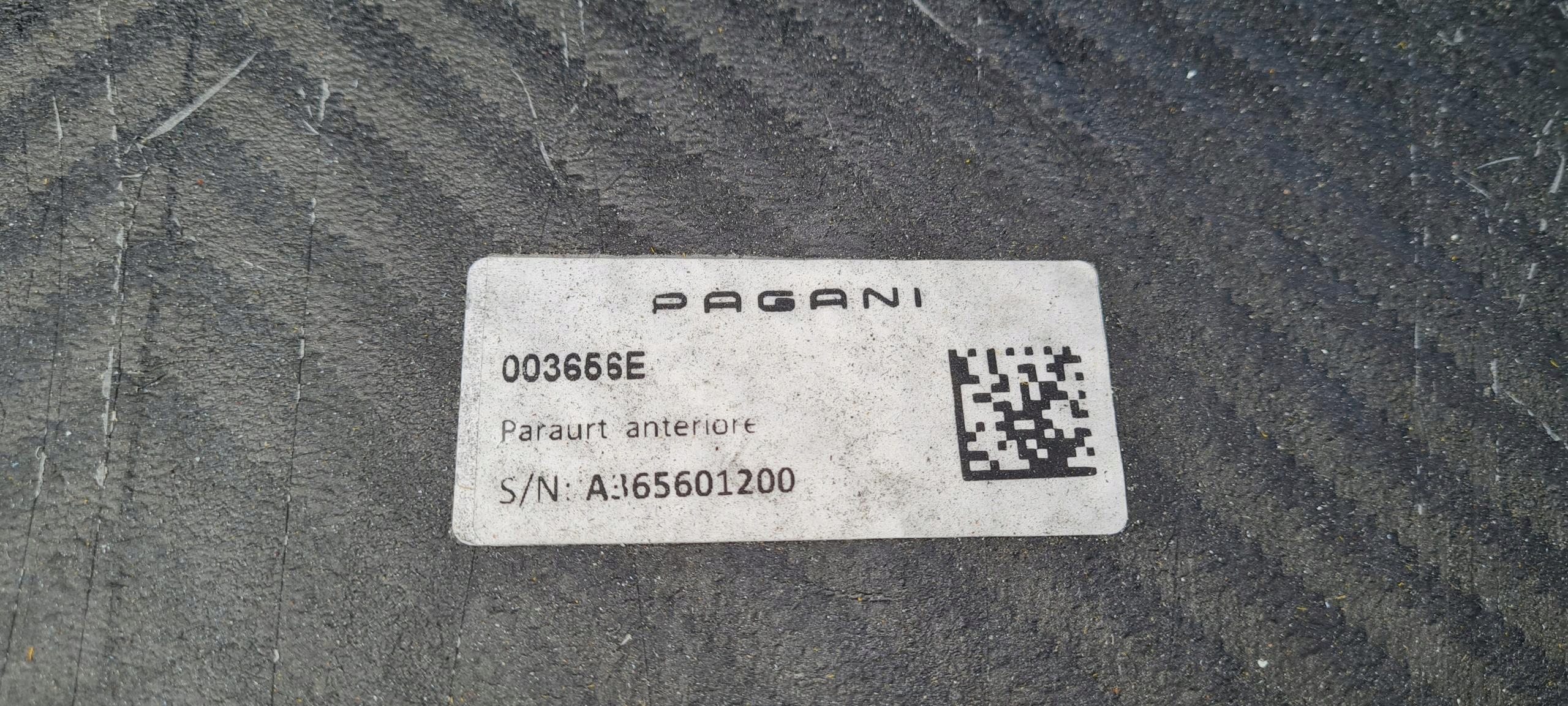 Pagani Huayra coupe nárazník carbon předek