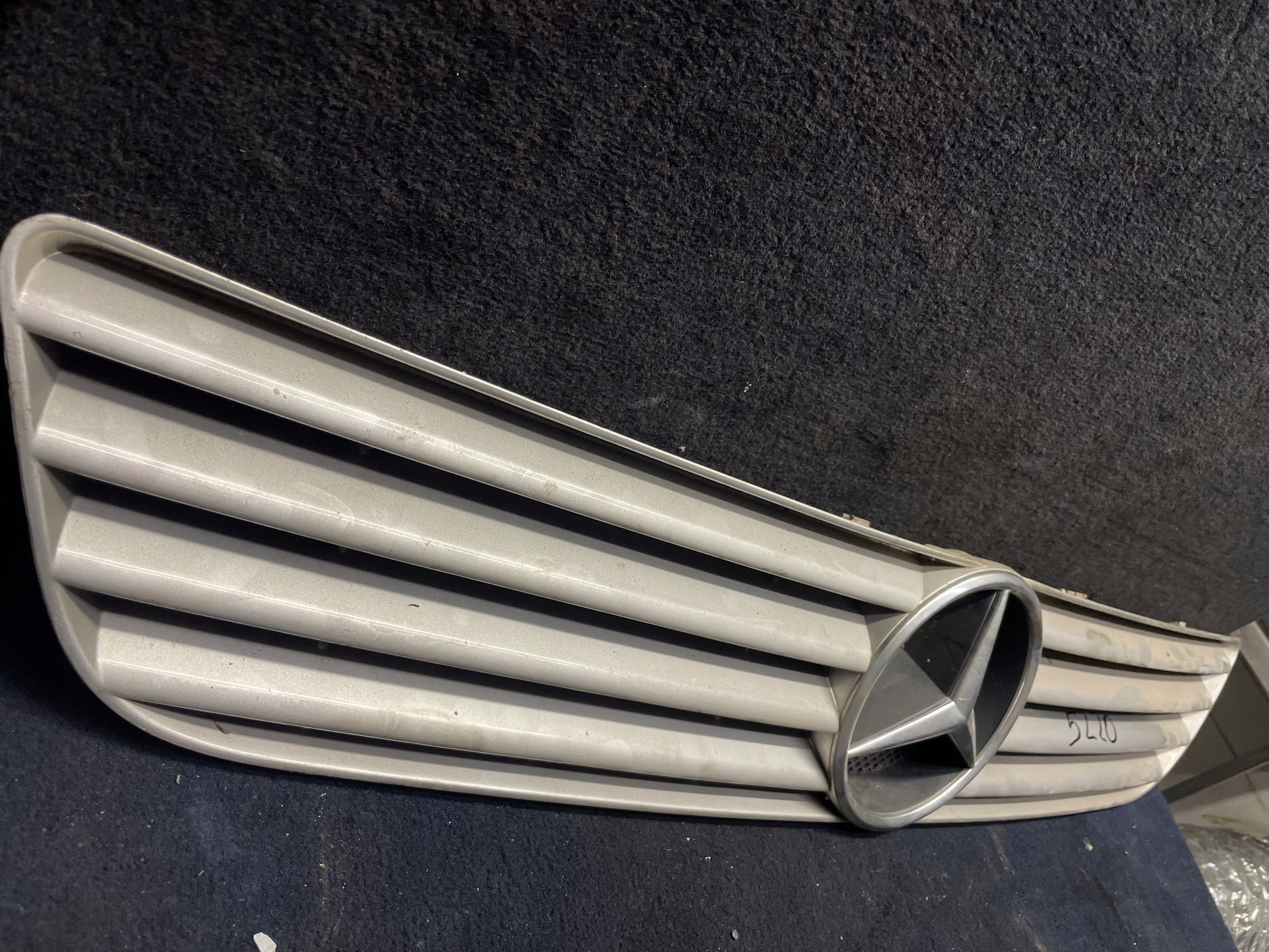 Mercedes-Benz Vito W638 Kühlergrill FRONTGRILL Kühlergitter A6388880515 - Thumbnail 1