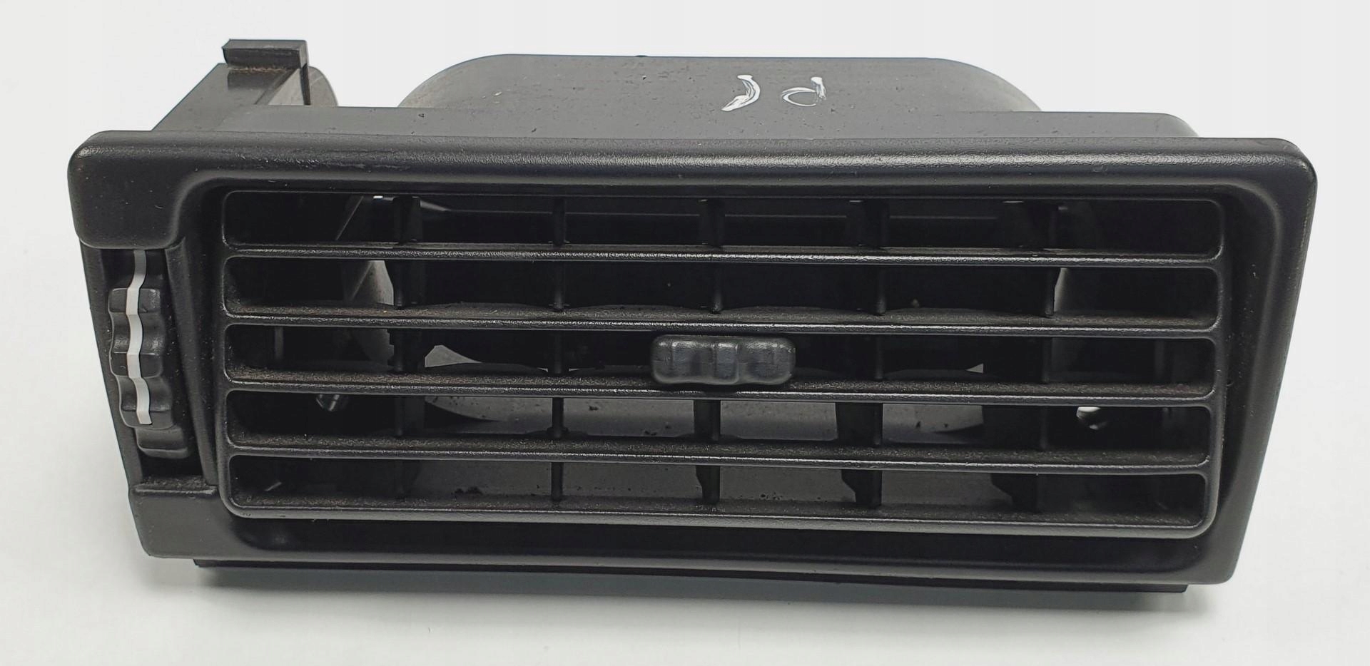 Решетка вентиляционного отверстия правая VOLVO V90 и