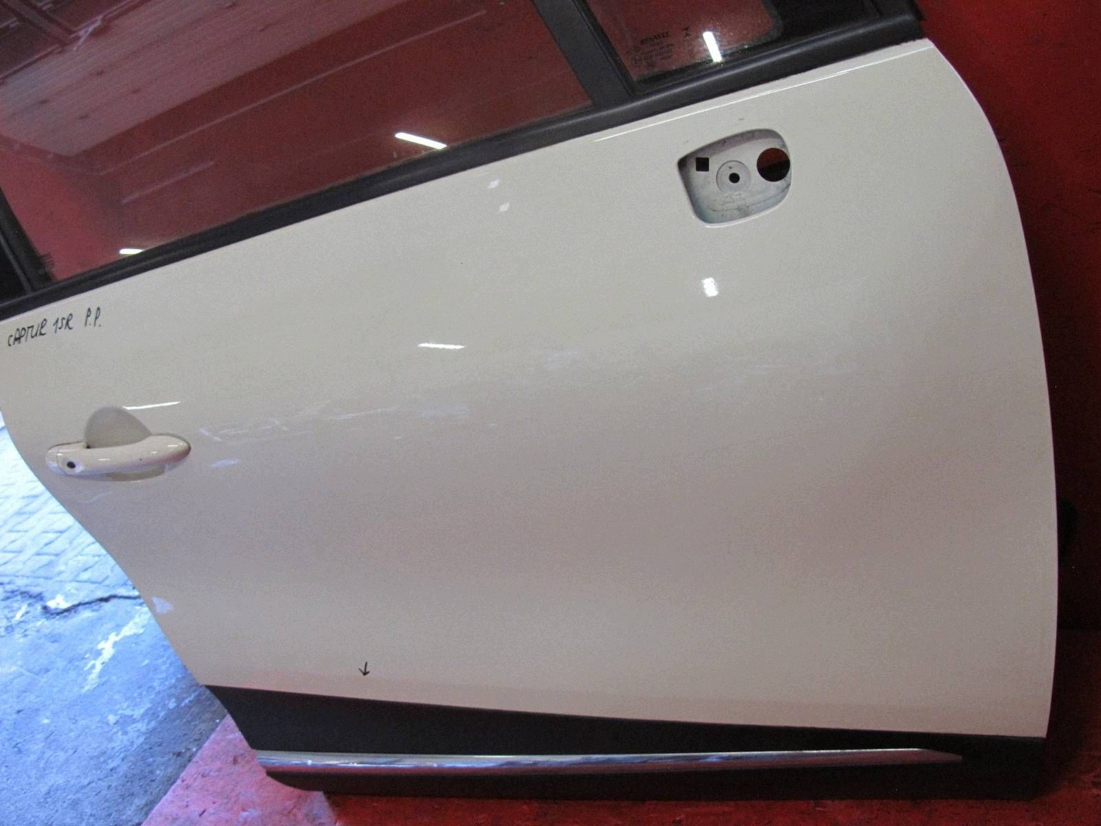 RENAULT CAPTUR and 1 J5 H5 door front right BIXND 2013-2019