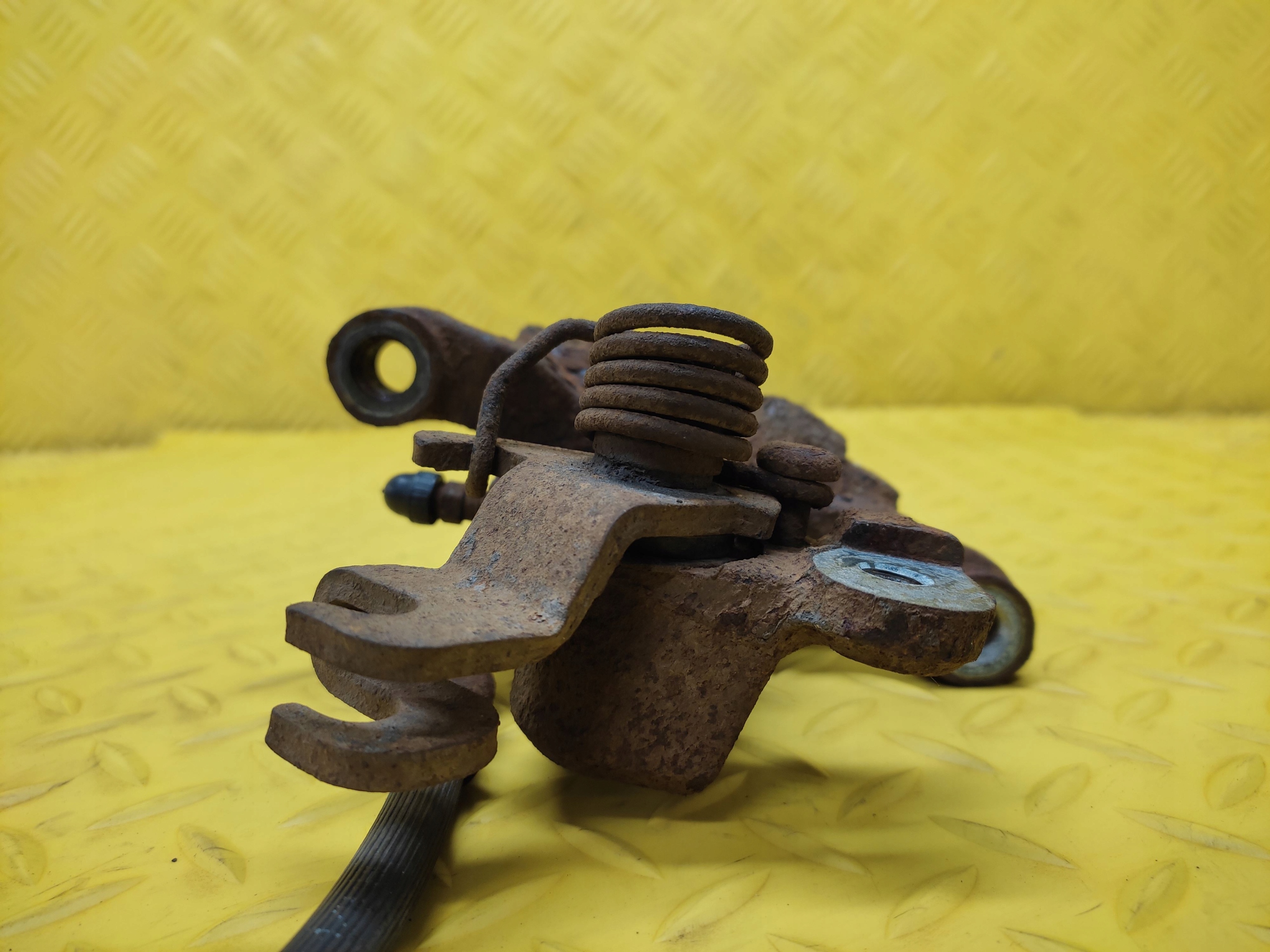 MAZDA 6 1.8 16V caliper brake left rear part