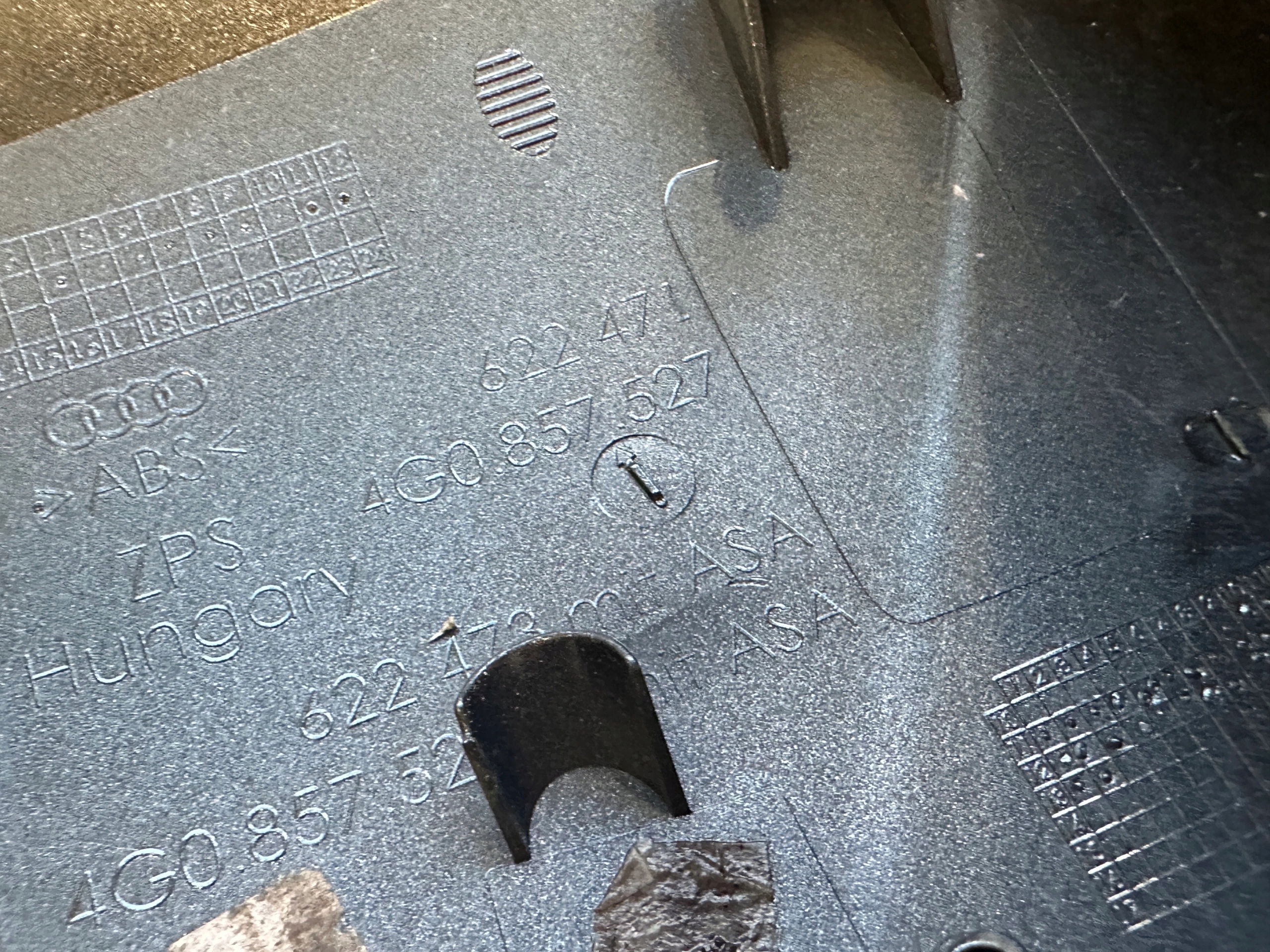 Audi A6 4G cover mirrors left 4G0857527