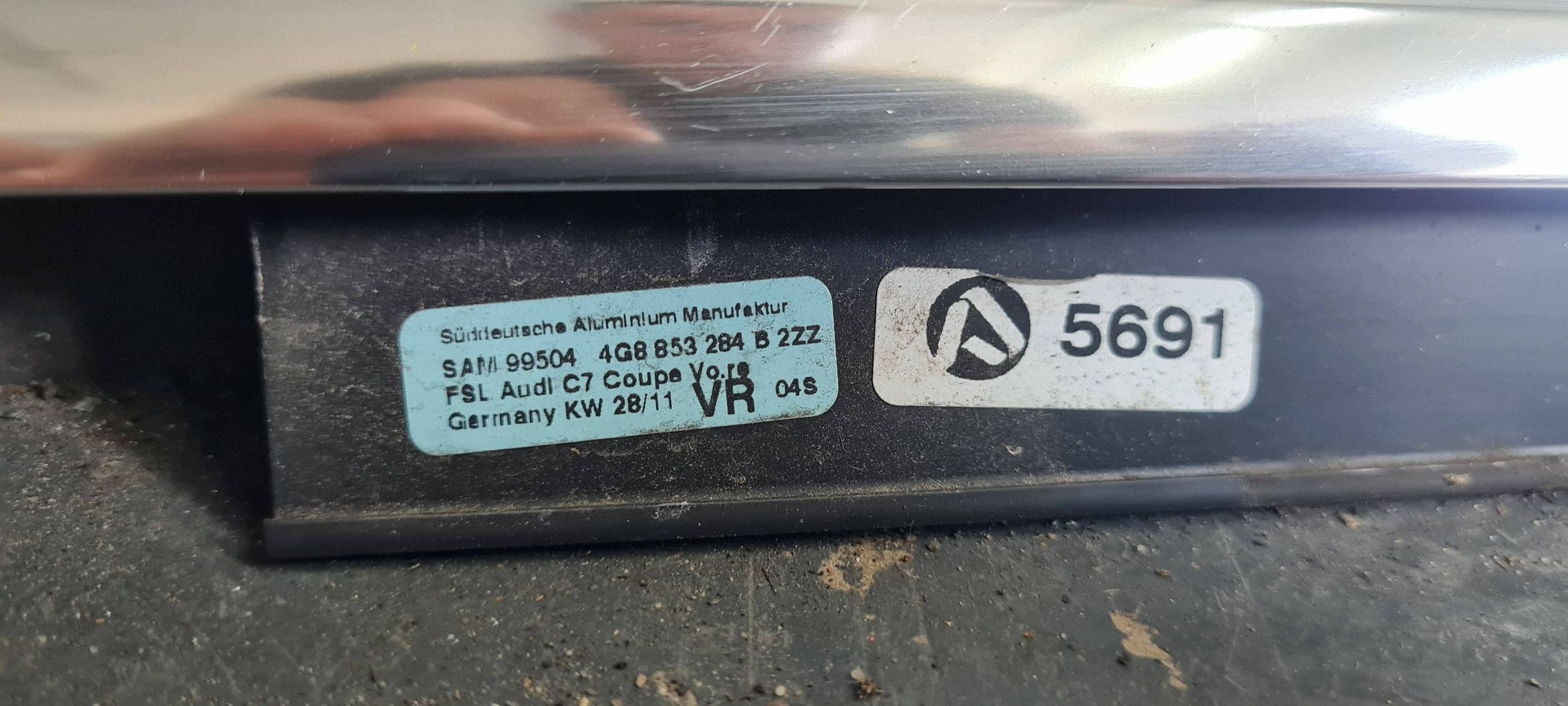 A7 4G moulding dust door right right front CHROM 4G8853284B