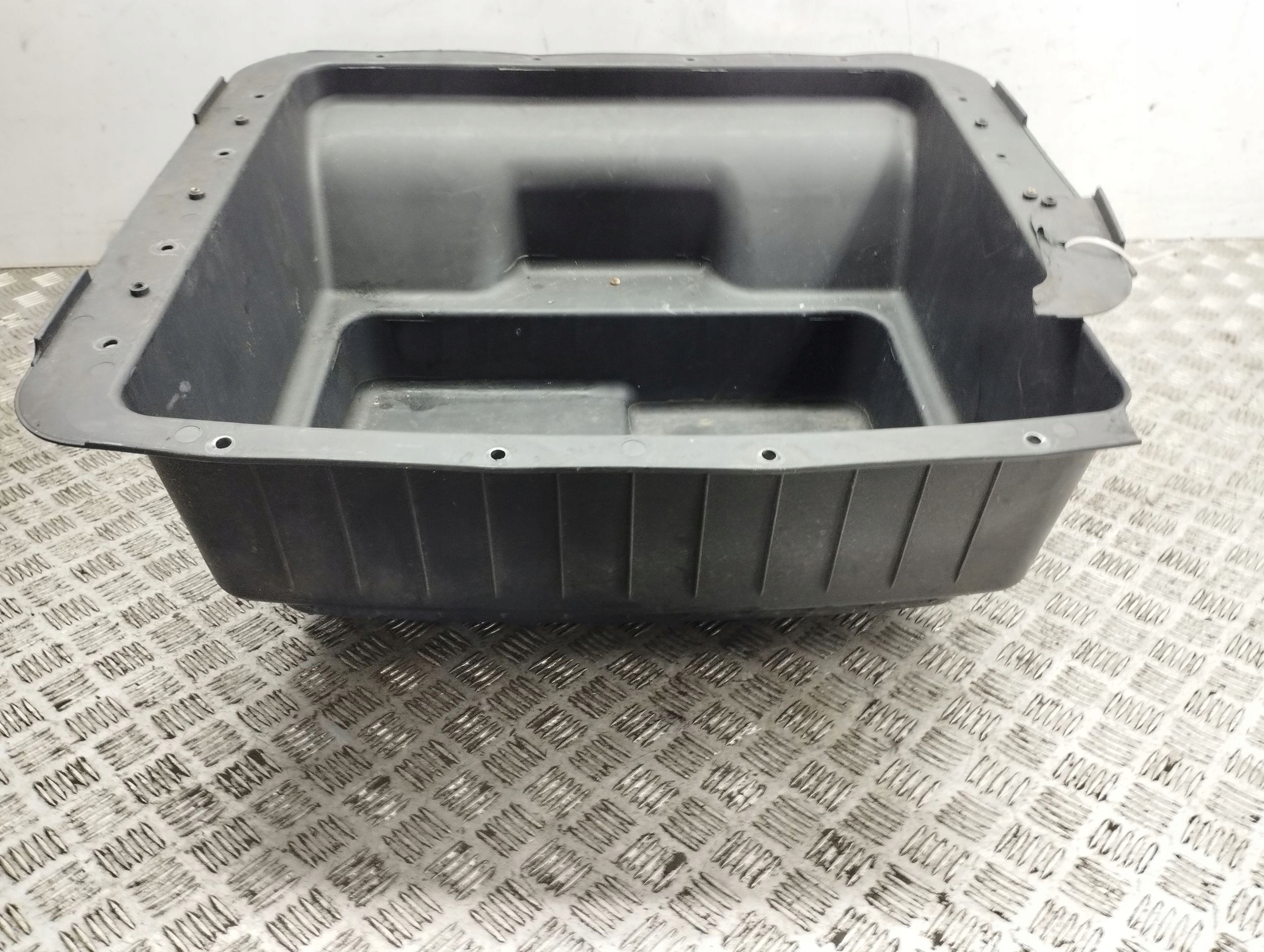 MASERATI QUATTROPORTE 2004 бардачок багажника