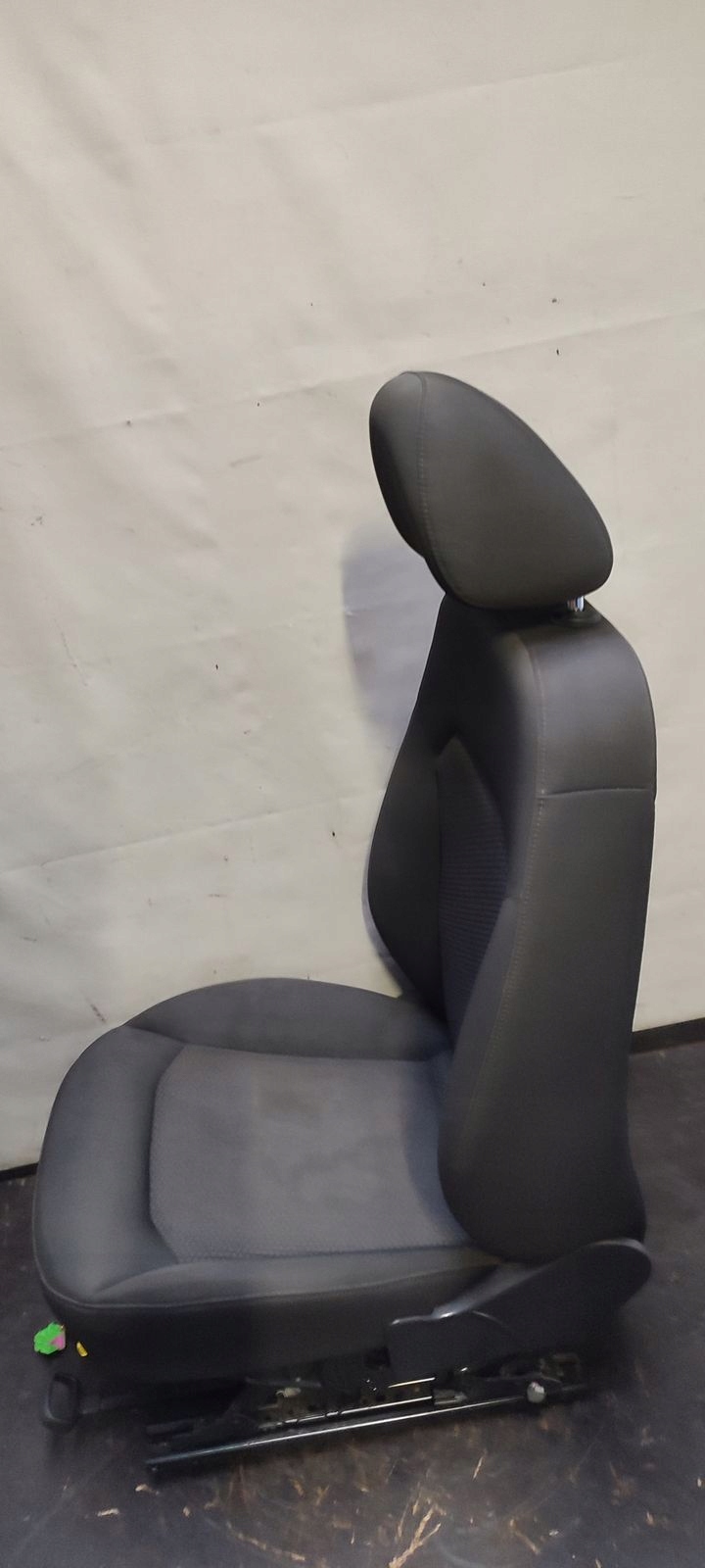 seat front left driver´s podgrzewany Audi A1