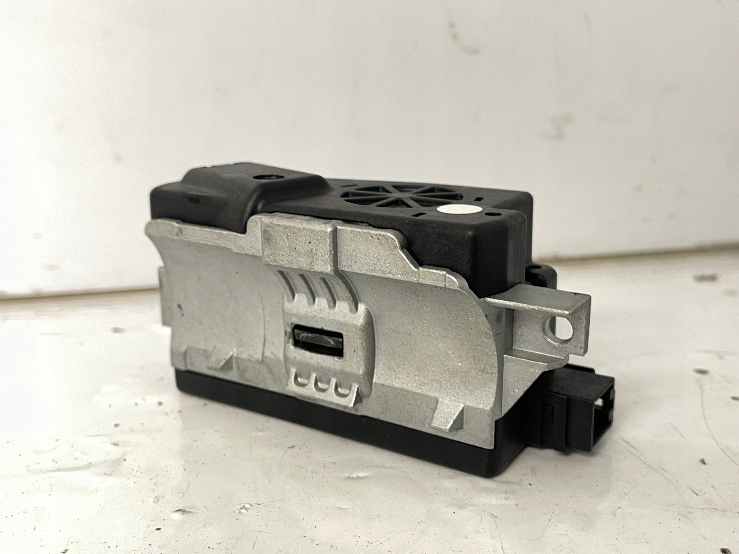 AUDI A6 C7 running board key EUROPA RYGIEL module running board STARTOWY