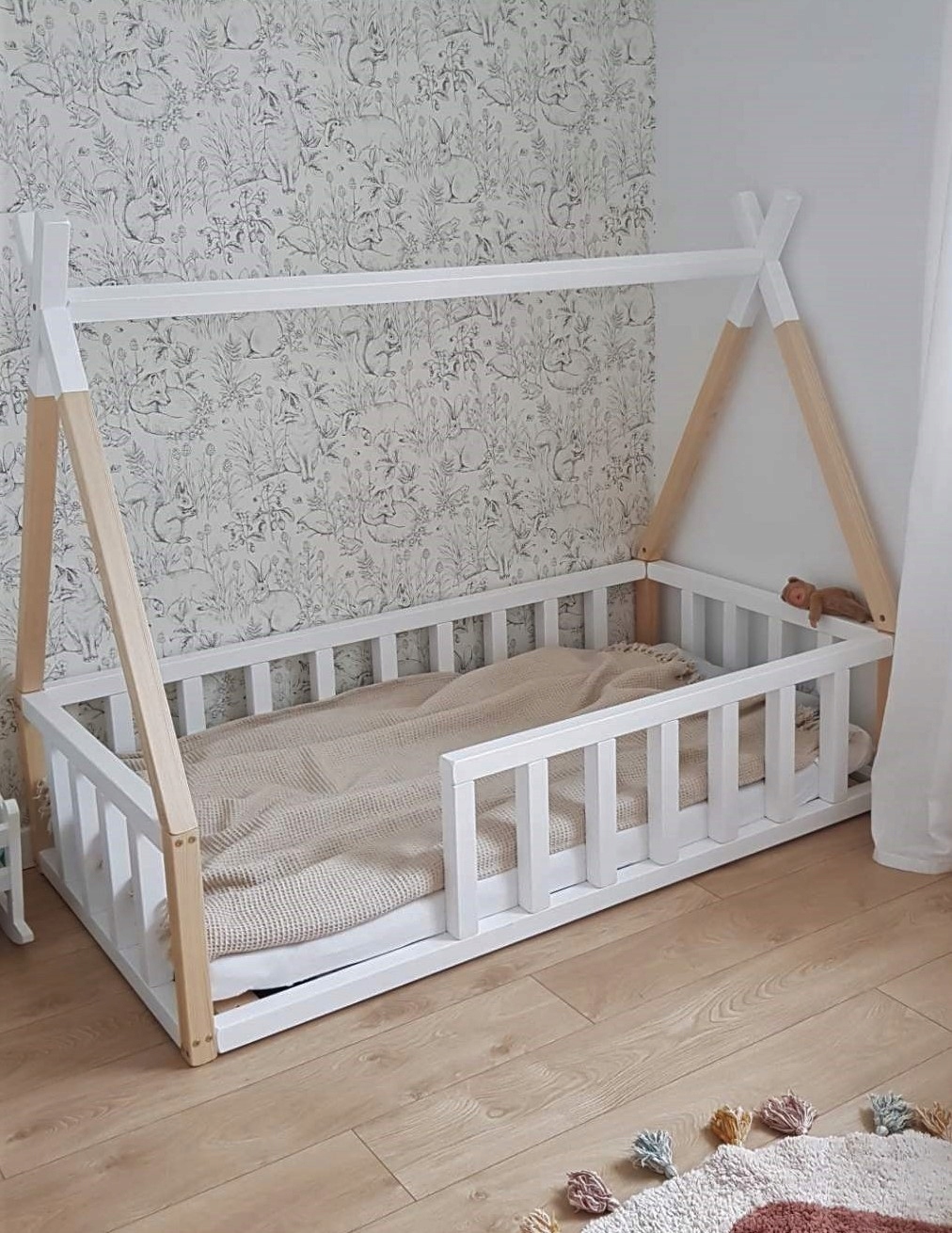 Łóżko dziecięce tipi 90x180 JAŚ biało bezbarwne