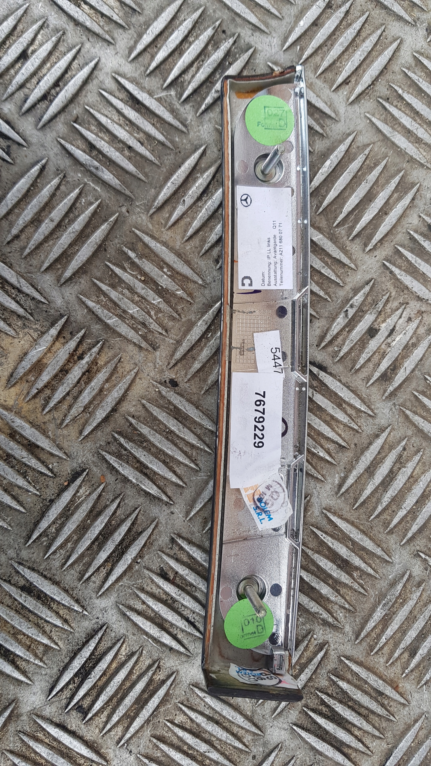 MERCEDES W211 LISTWWA OZDOBNA DEKOR du tableau de bord