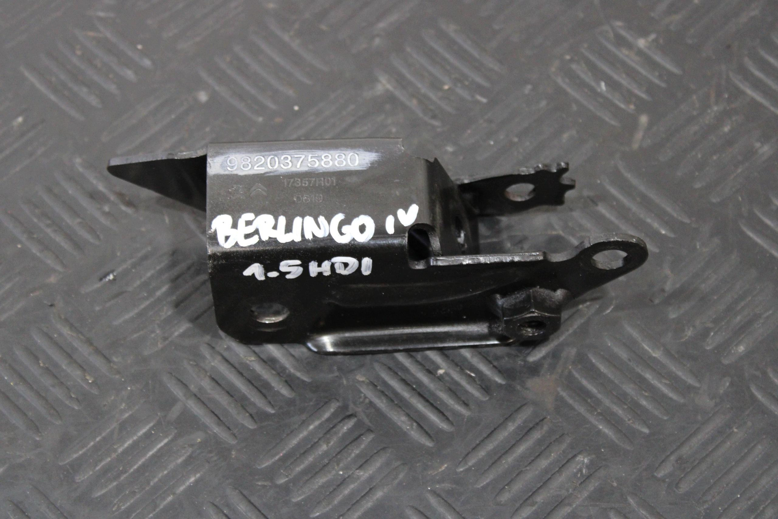 Support Support plaque Moteur 9820375880 CITROEN BERLINGO IV 4 2019