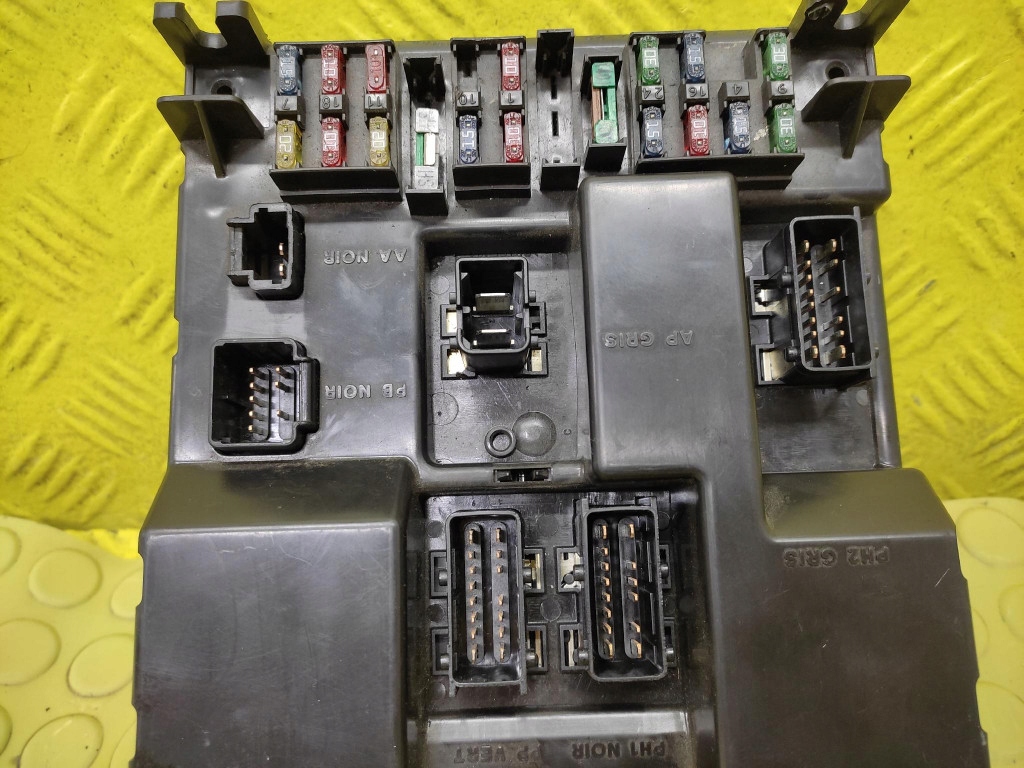 PEUGEOT 307 2.0 HDI module compartment BSI 9651196880