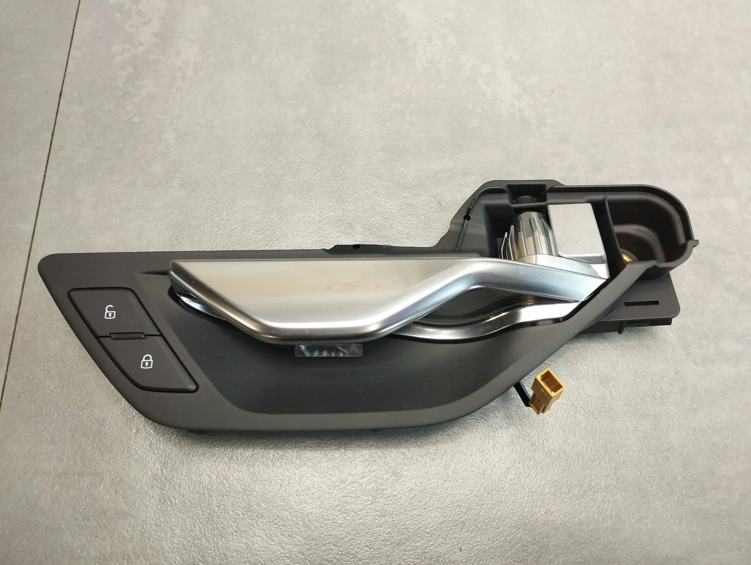 Audi A8 4N D5 handle inner right rear part 4N0839020