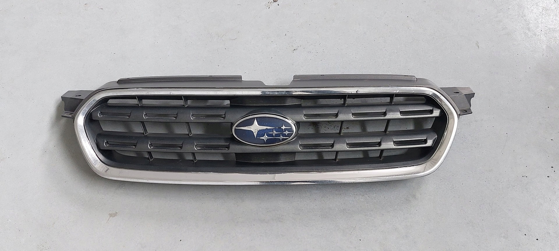 subaru Outback III 03- решетка радиатора